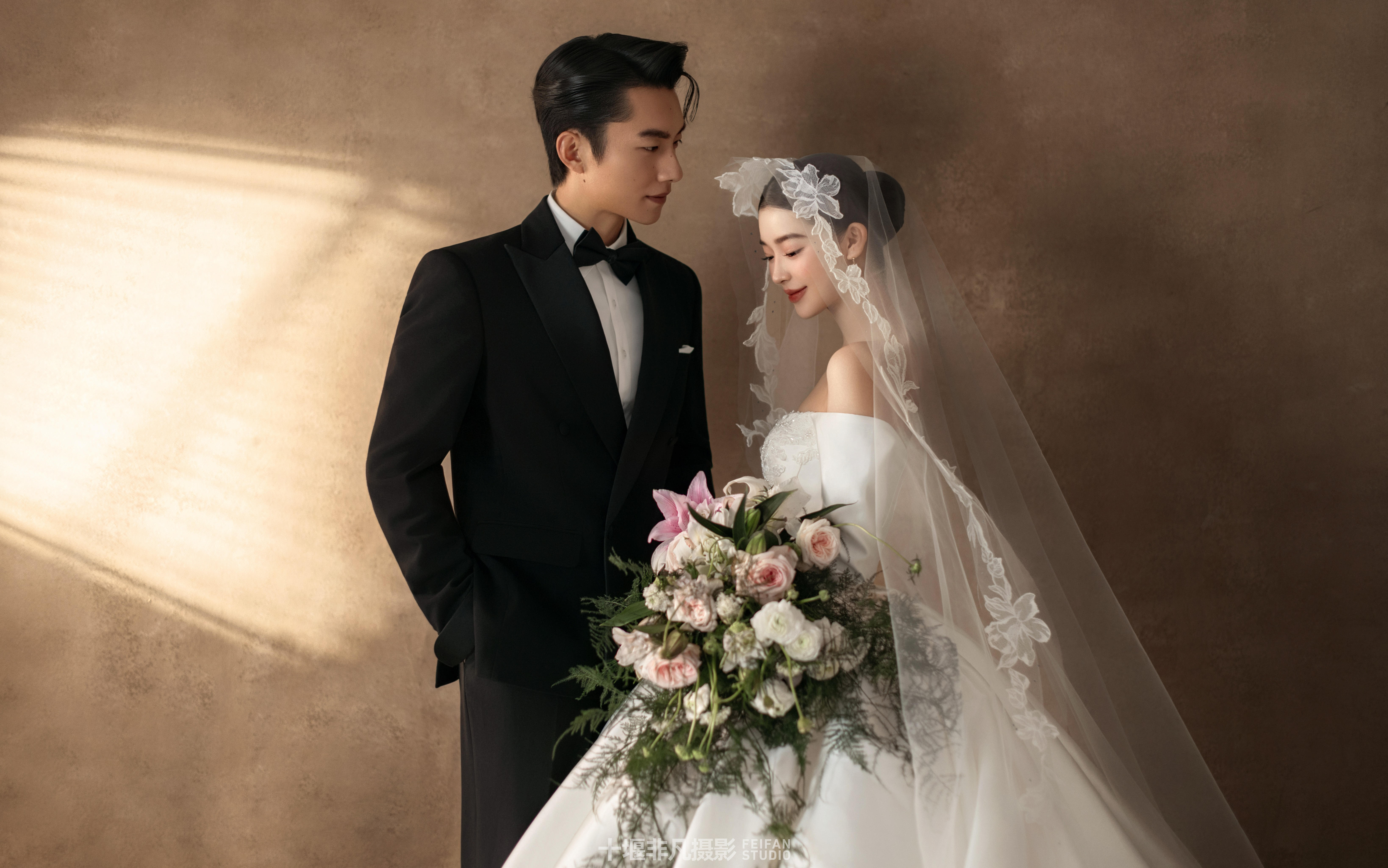 室内光影婚纱照~