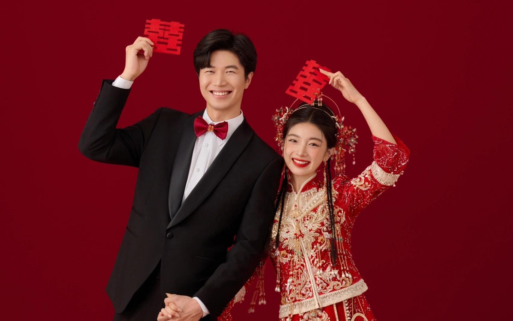 【秀禾婚纱照真的很喜庆】