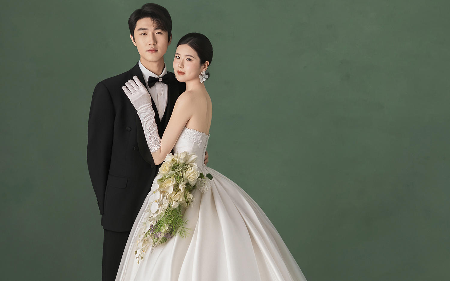 好愛(ài)黑底極簡(jiǎn)主紗婚紗照??儀式感十足！