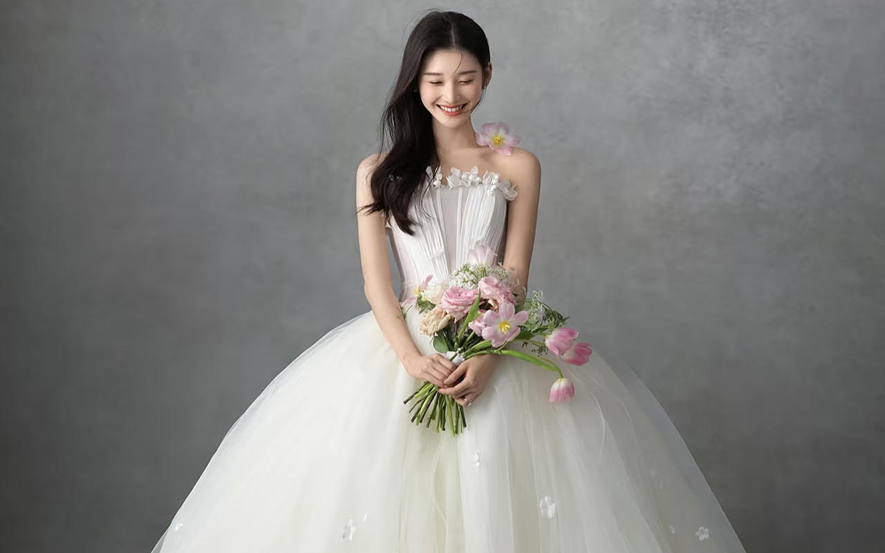 【优格】室内极简婚纱照~简约高级的婚纱照