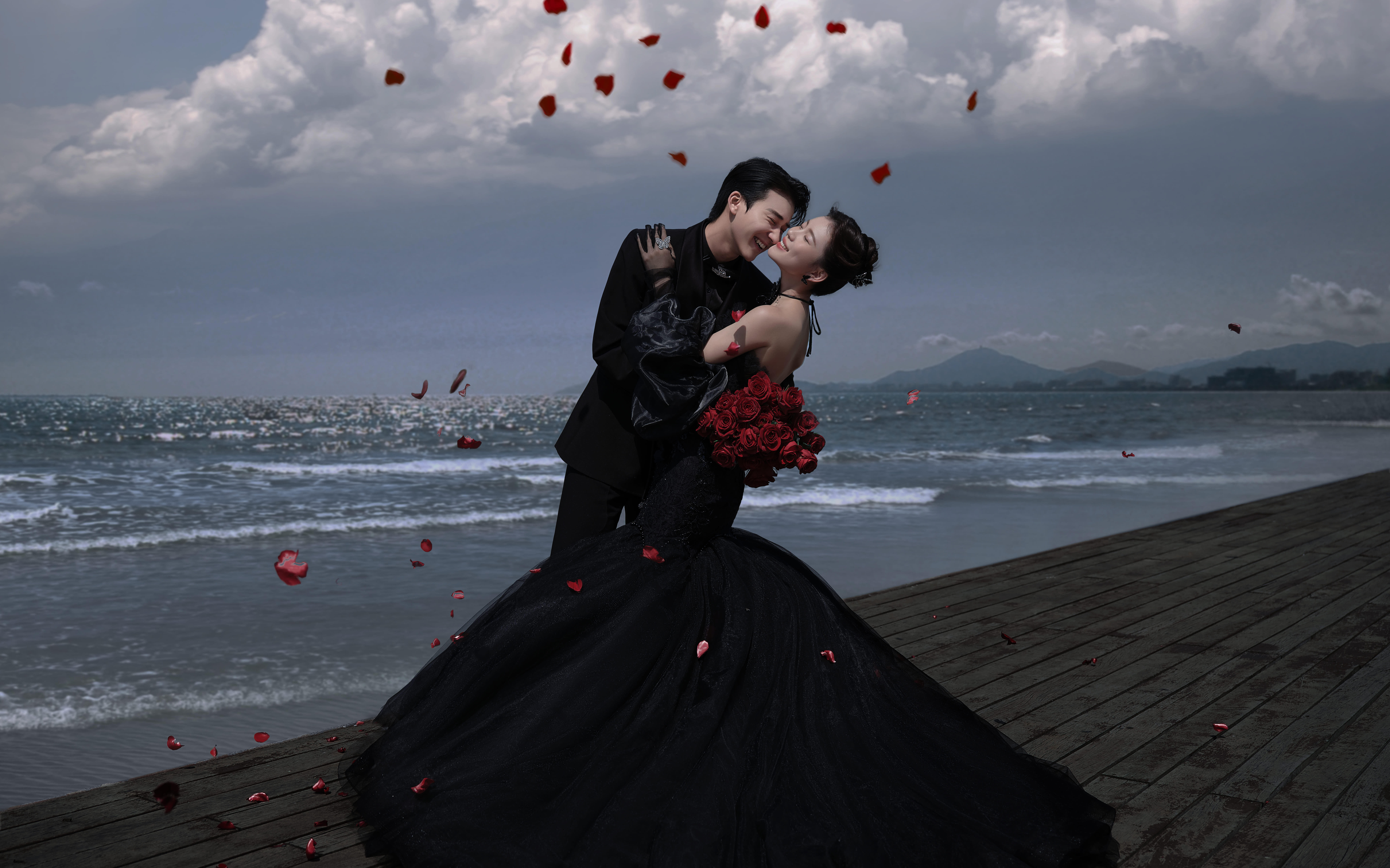 海韵衬黑纱，玫瑰藏甜蜜，酷美氛围感拉满