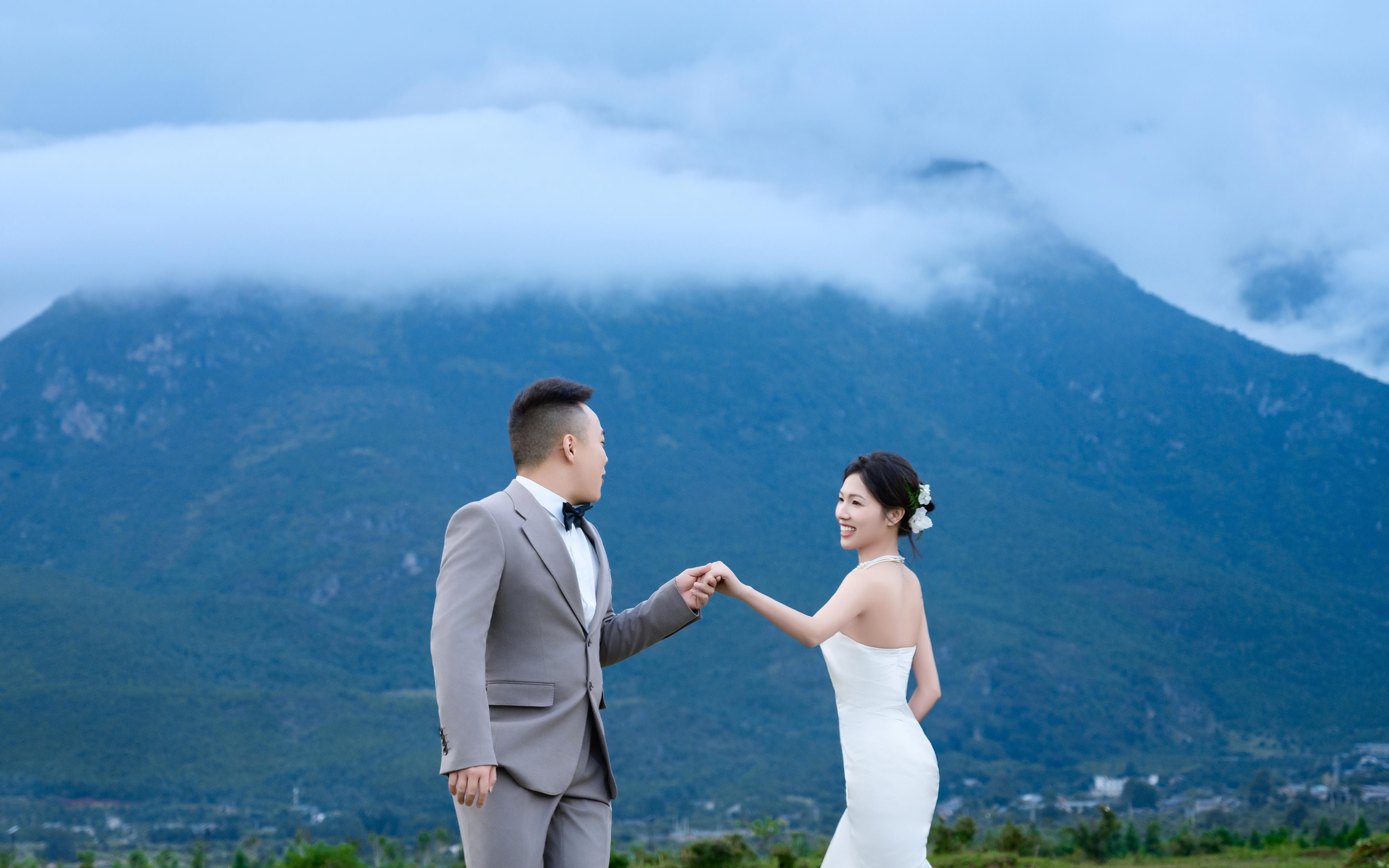 绿野肆意🌿浪漫自由｜丽江旅拍婚纱照