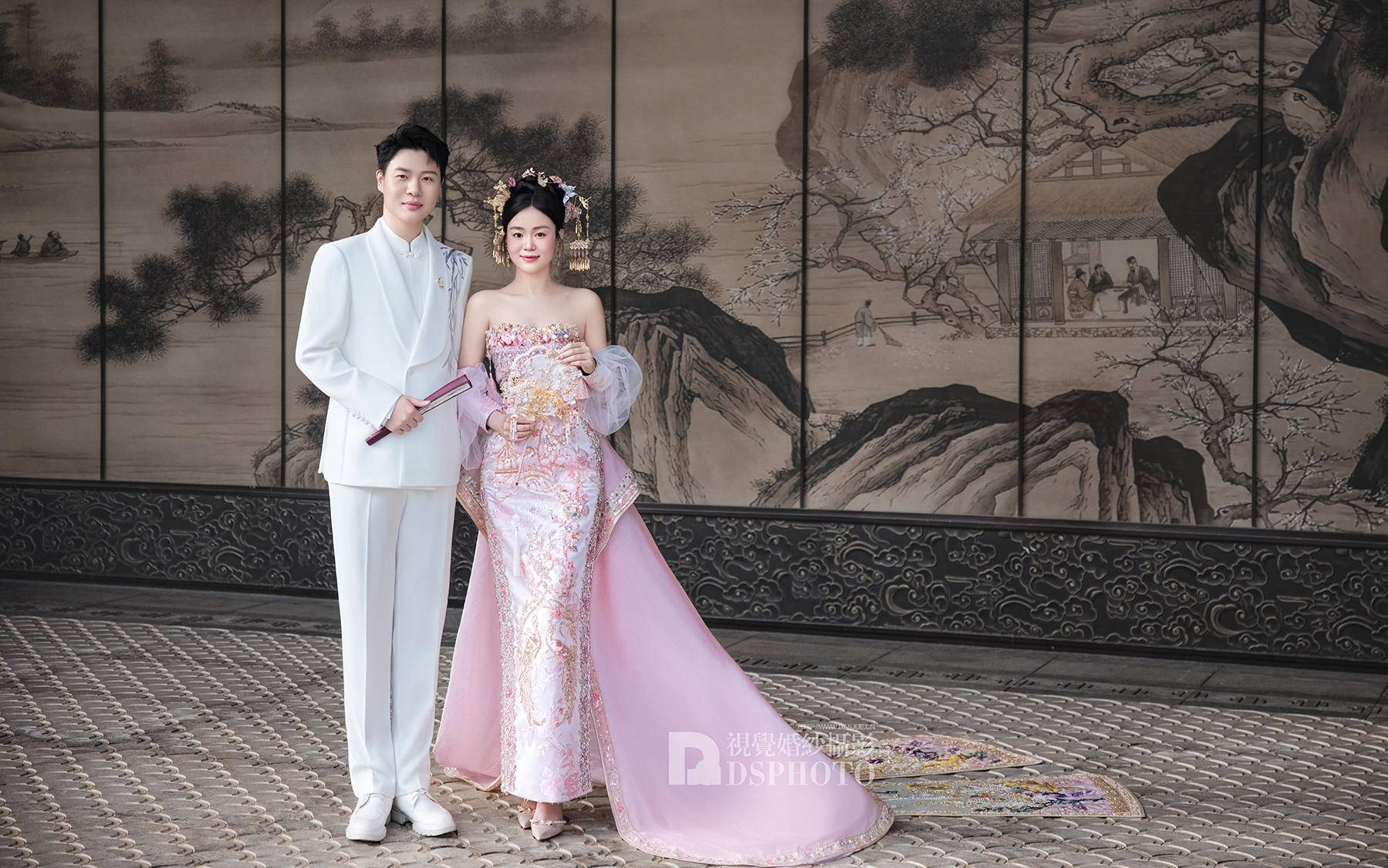 粉色新中式婚紗照，溫柔又高級(jí)，小眾不撞款?