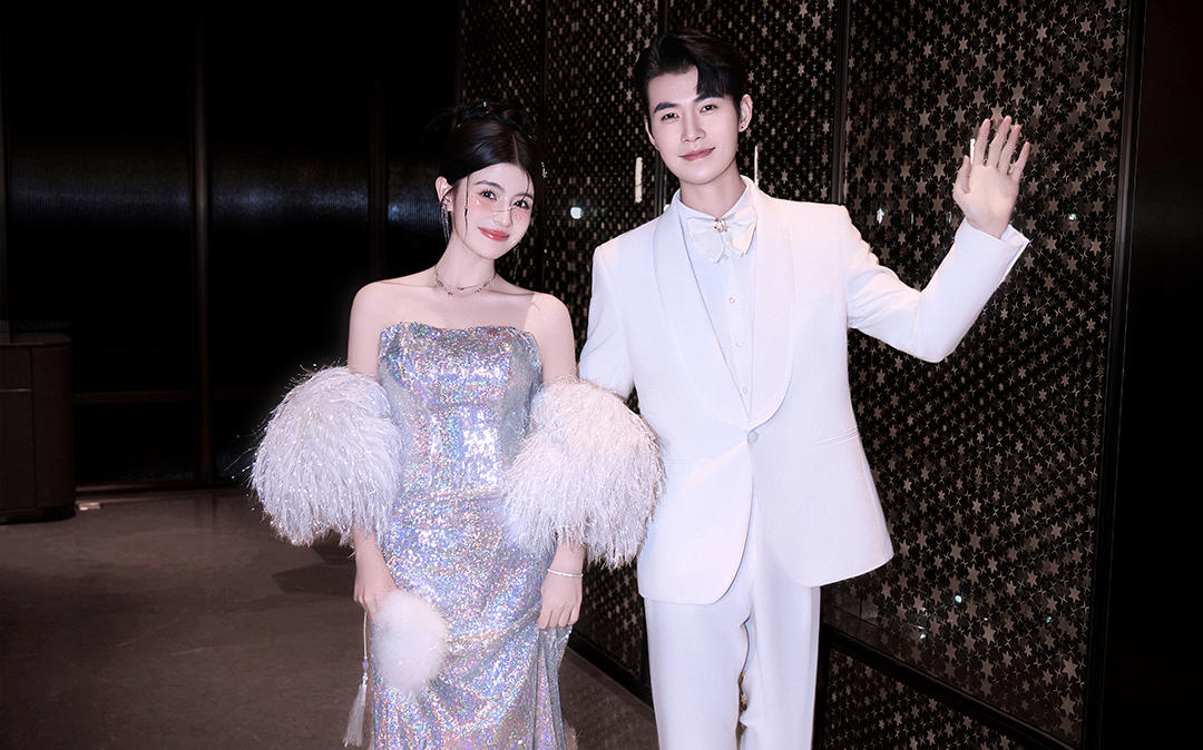右滑看成片 女明星和她封神高级感婚纱照