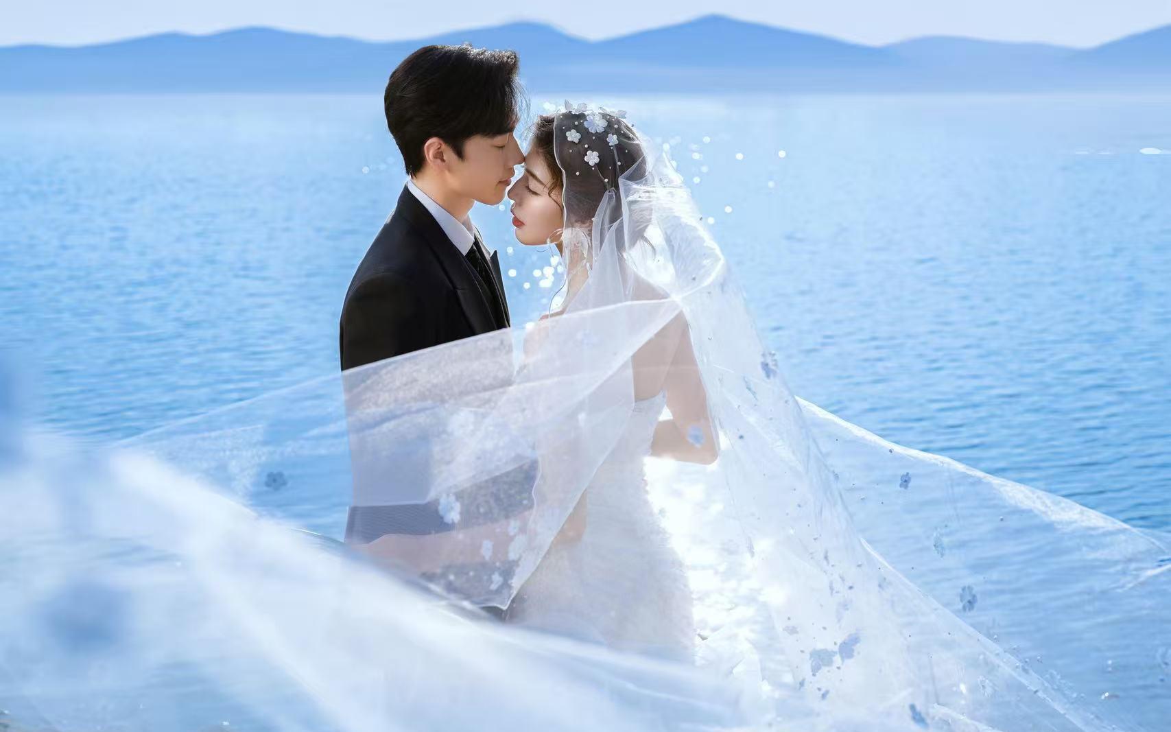 【反復(fù)心動的海邊婚紗照】