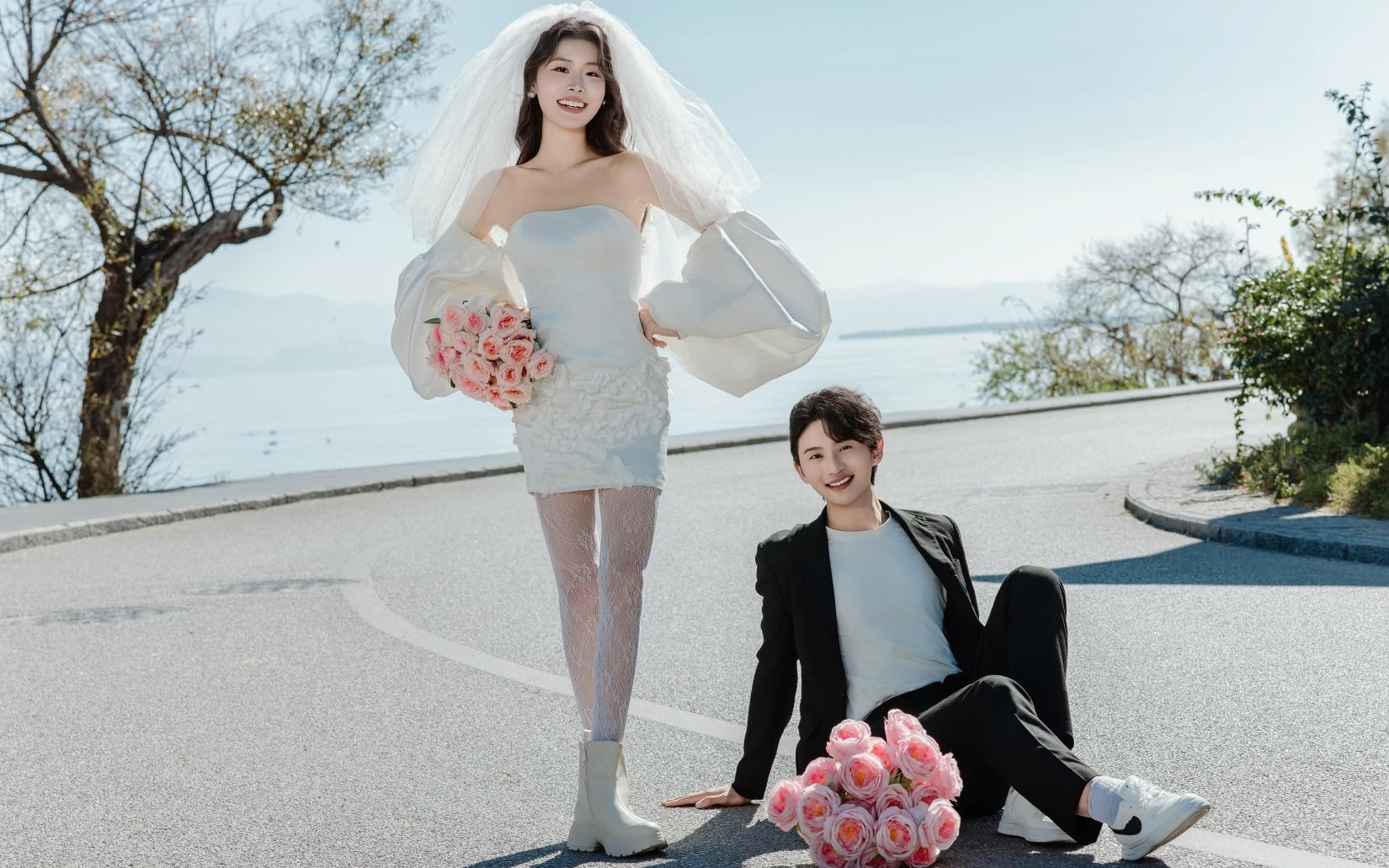 拍一組比電視劇情節(jié)還浪漫的婚紗照??