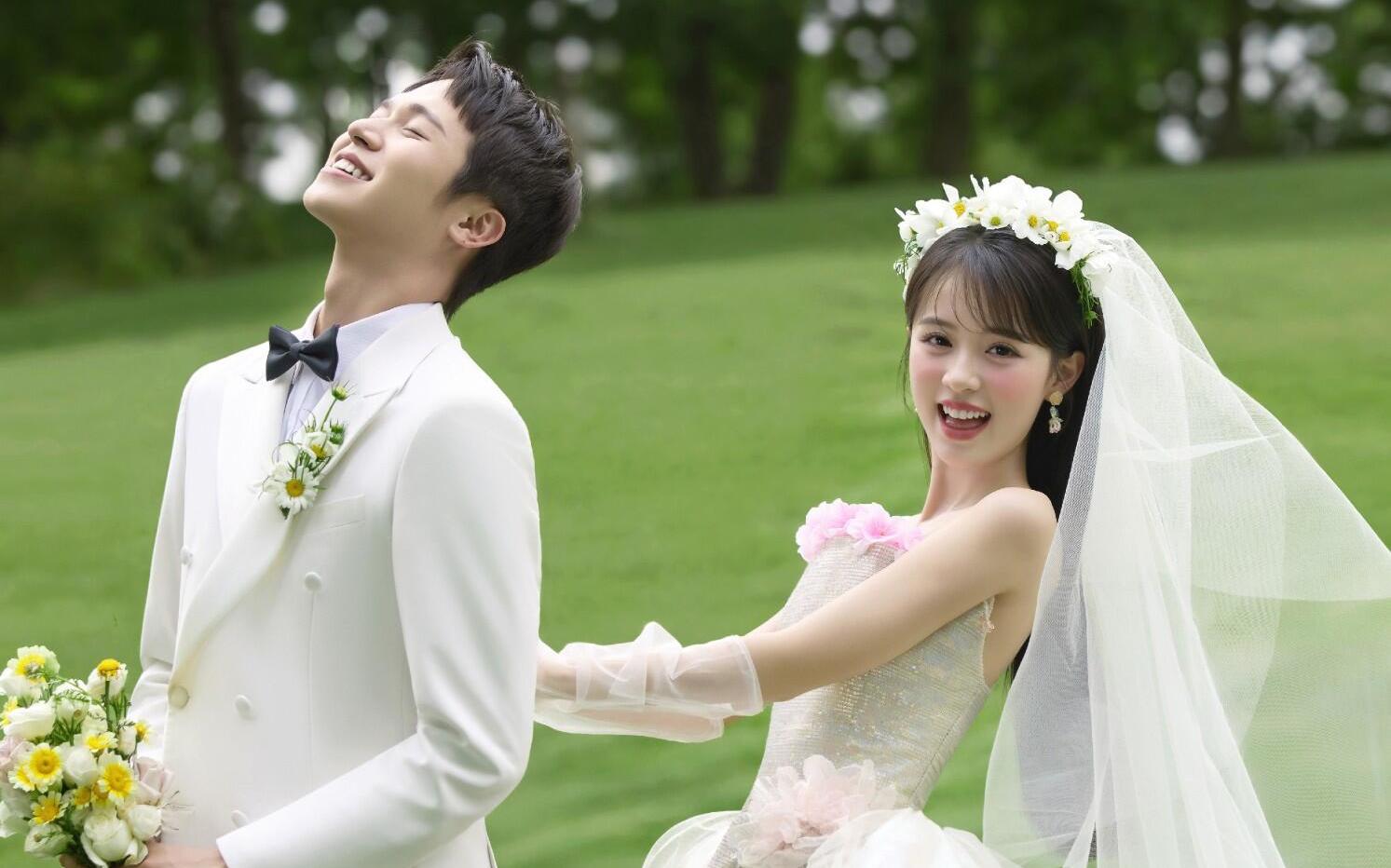 一眼淪陷??小清新草坪婚紗照選對了