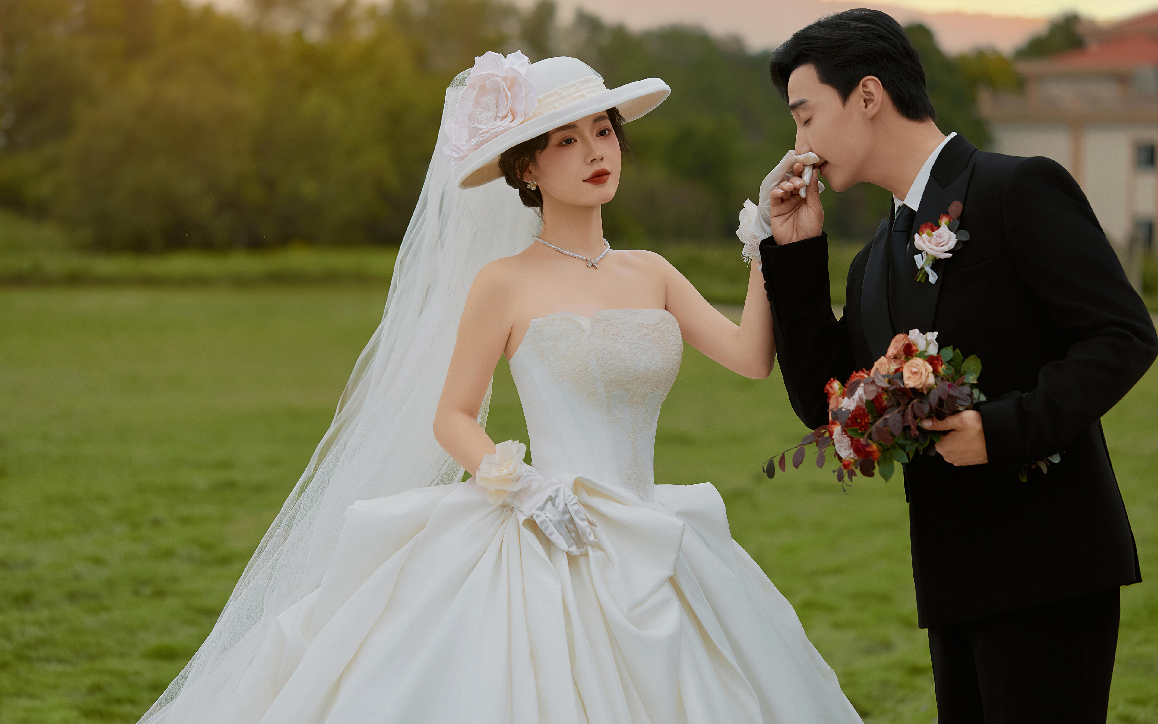 【復(fù)古森系婚紗照】坪間復(fù)古紗裙漾，風(fēng)攜草木訴情長(zhǎng)