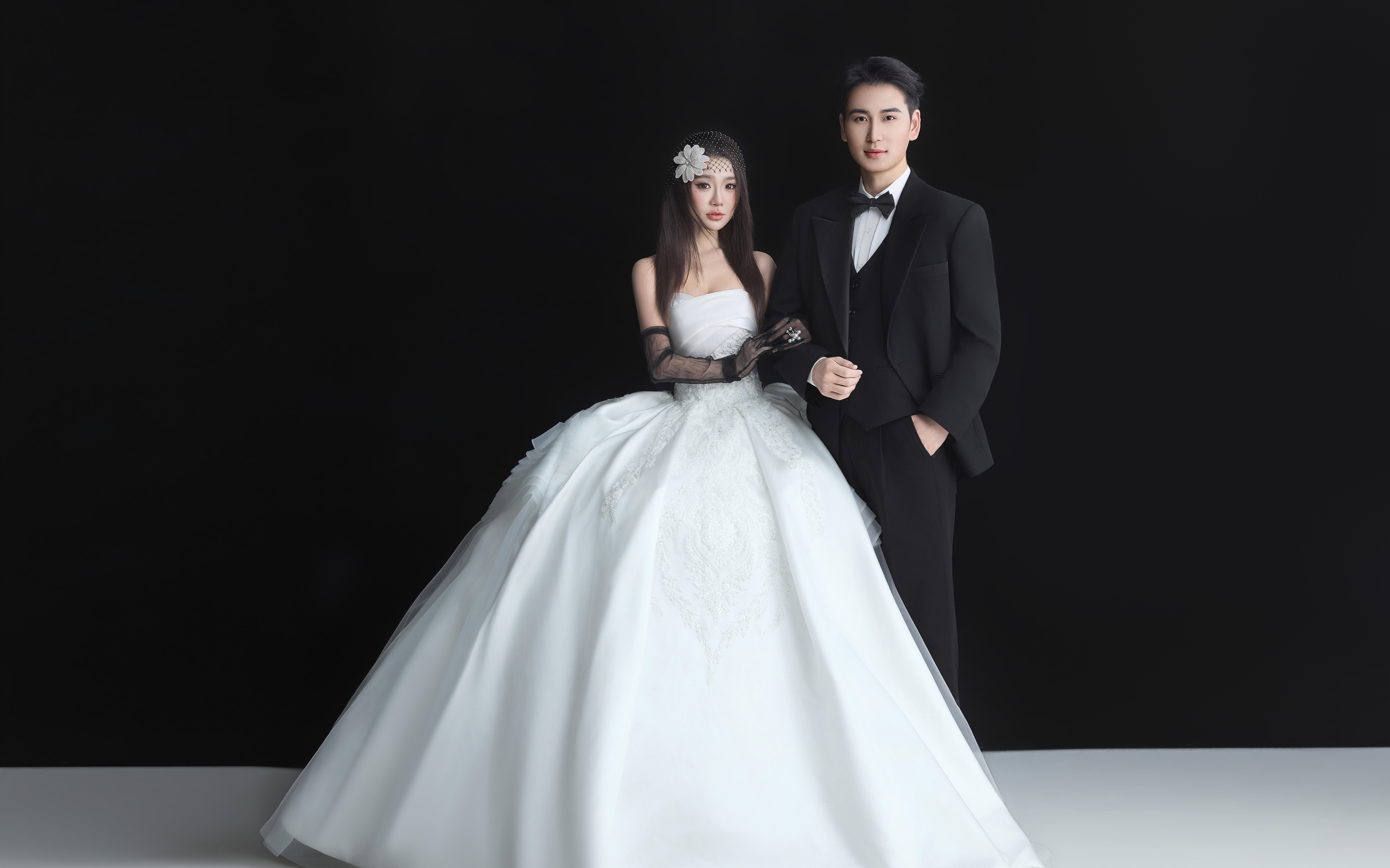 狠狠心動(dòng)了??結(jié)婚比拍的緞面主紗婚紗照