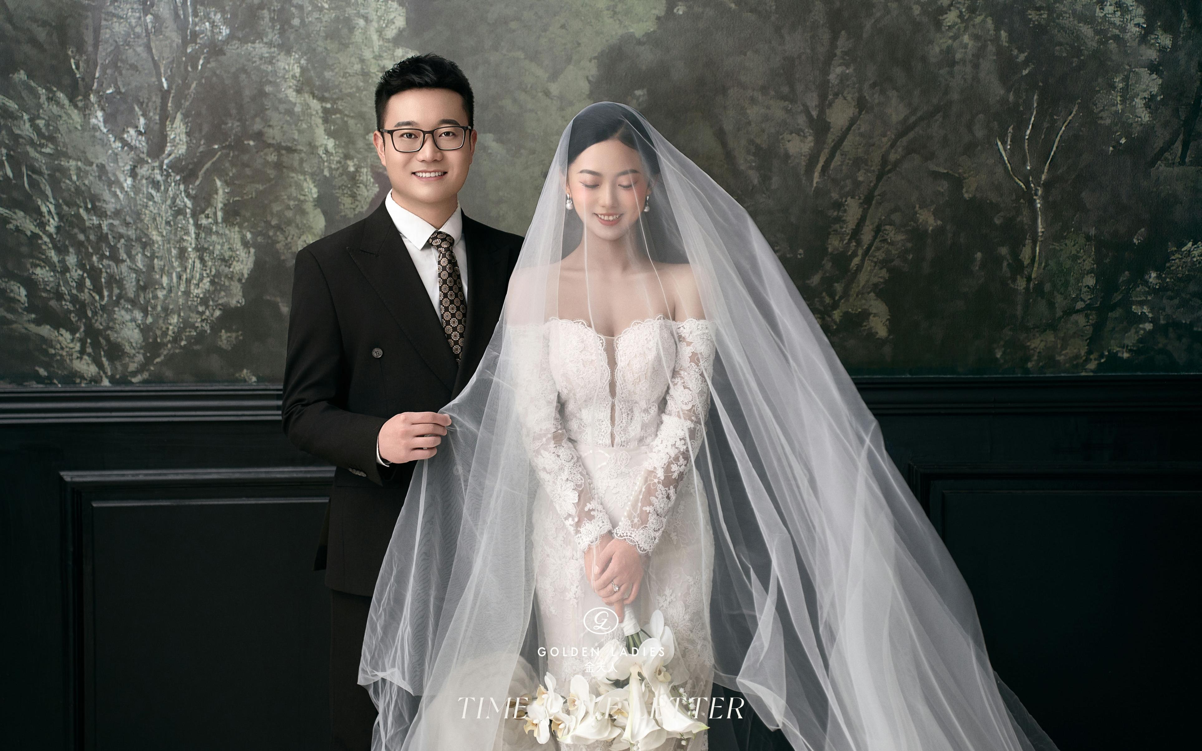 高級感盡頭是黑色??超小眾質感油畫婚紗照