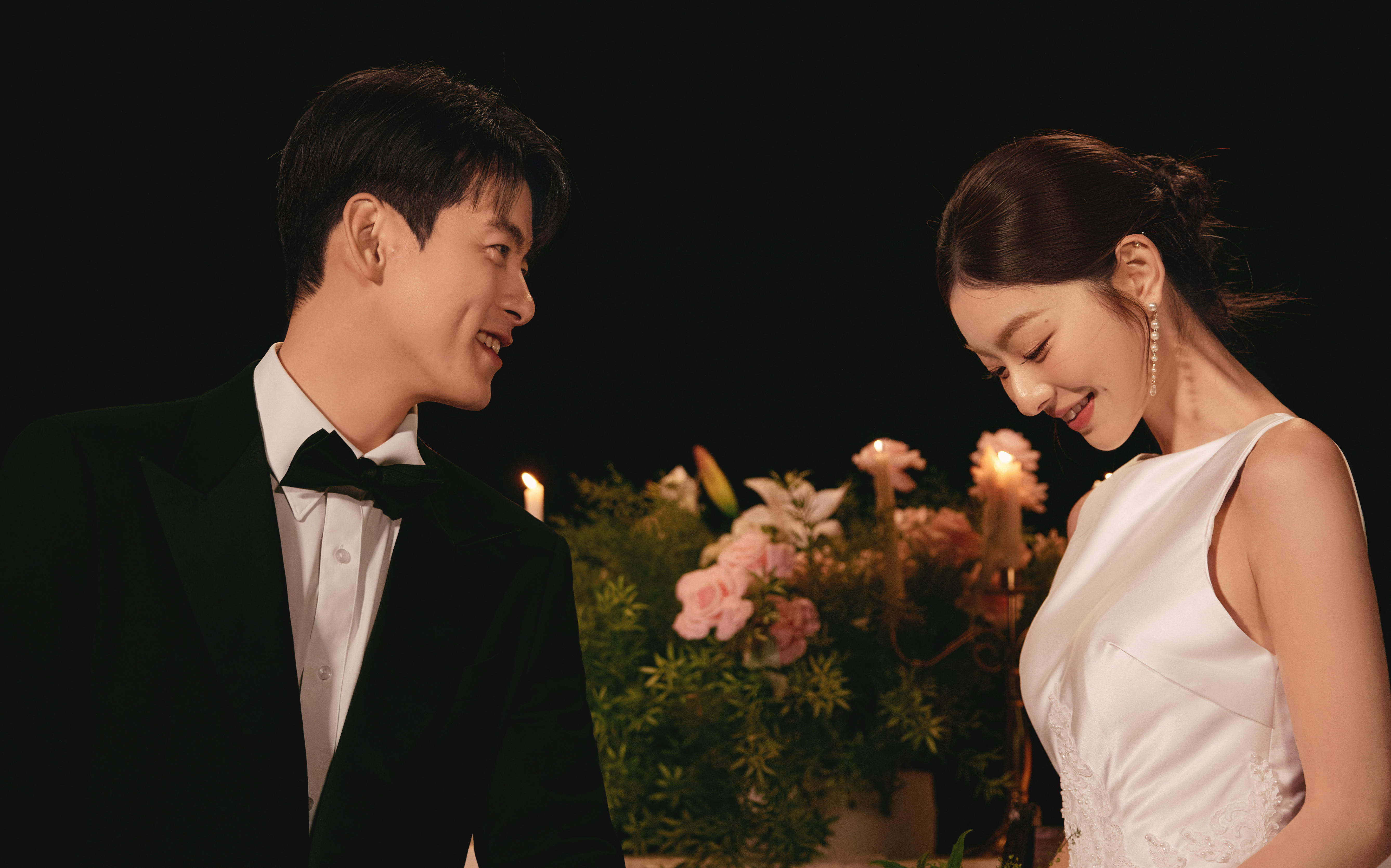 夜缀烟花作聘，婚纱与你共揽漫天浪漫星火