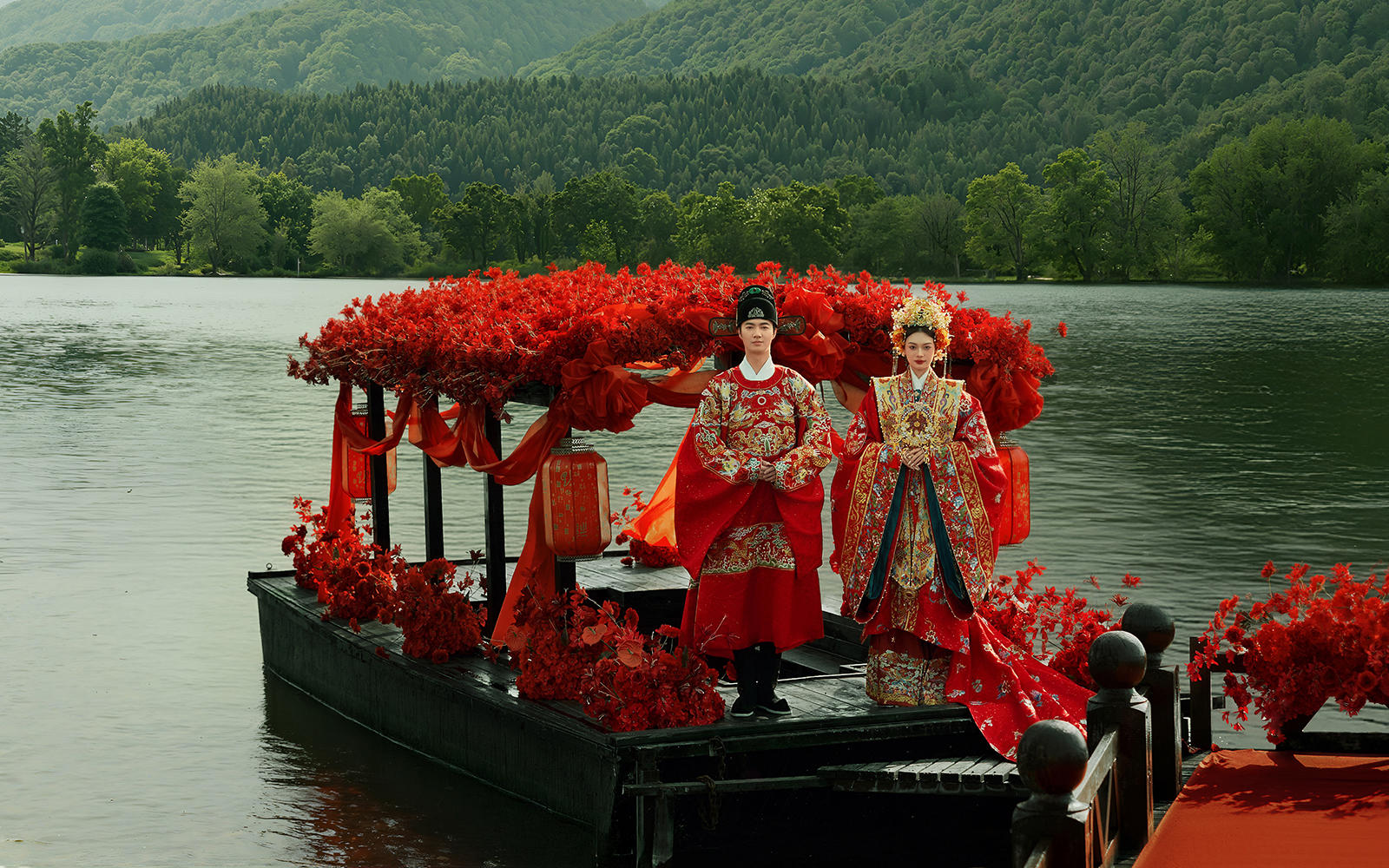 浪漫古风汉服婚纱照 | 花船至迎新妇