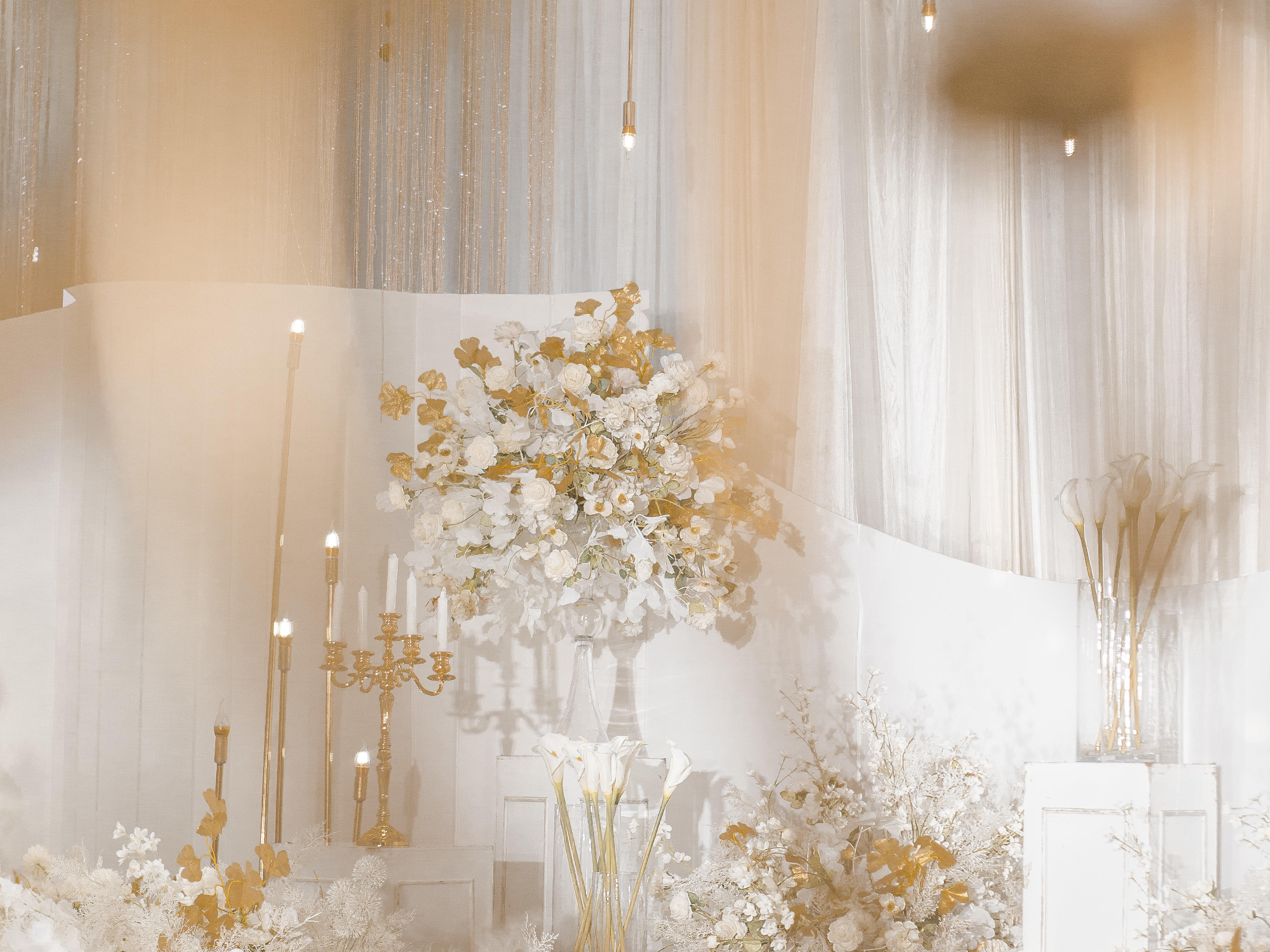 透过微光看见爱情  赠送价值3500头车一辆