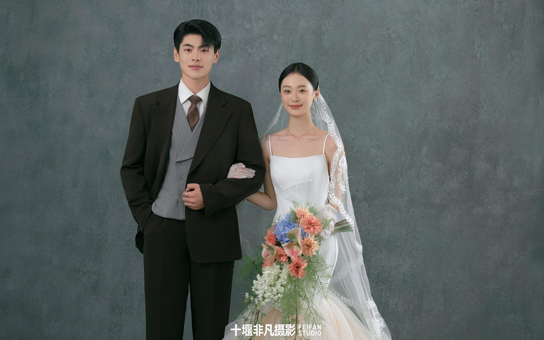 室内复古油画婚纱照~