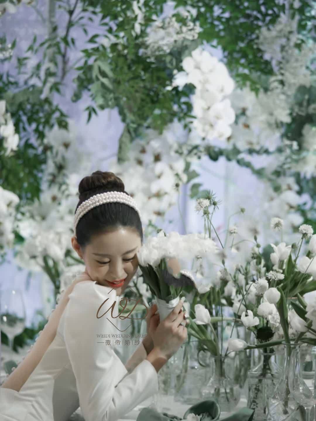 【超高性价比】新娘婚纱3件套+2伴娘服+2伴郎服