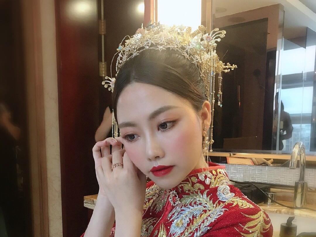 创始人10小时跟妆+婚纱任性(含手绣秀和)