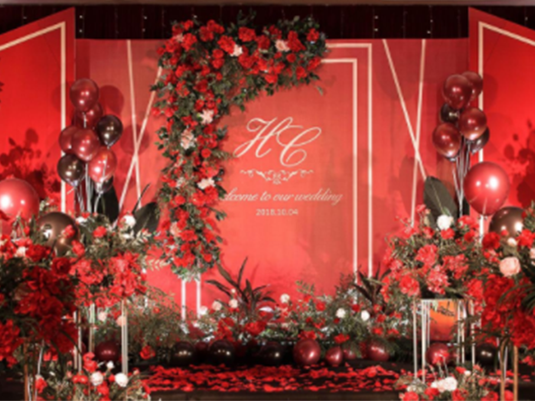 惠州红金色复古奢华婚礼布置策划/飘空气球