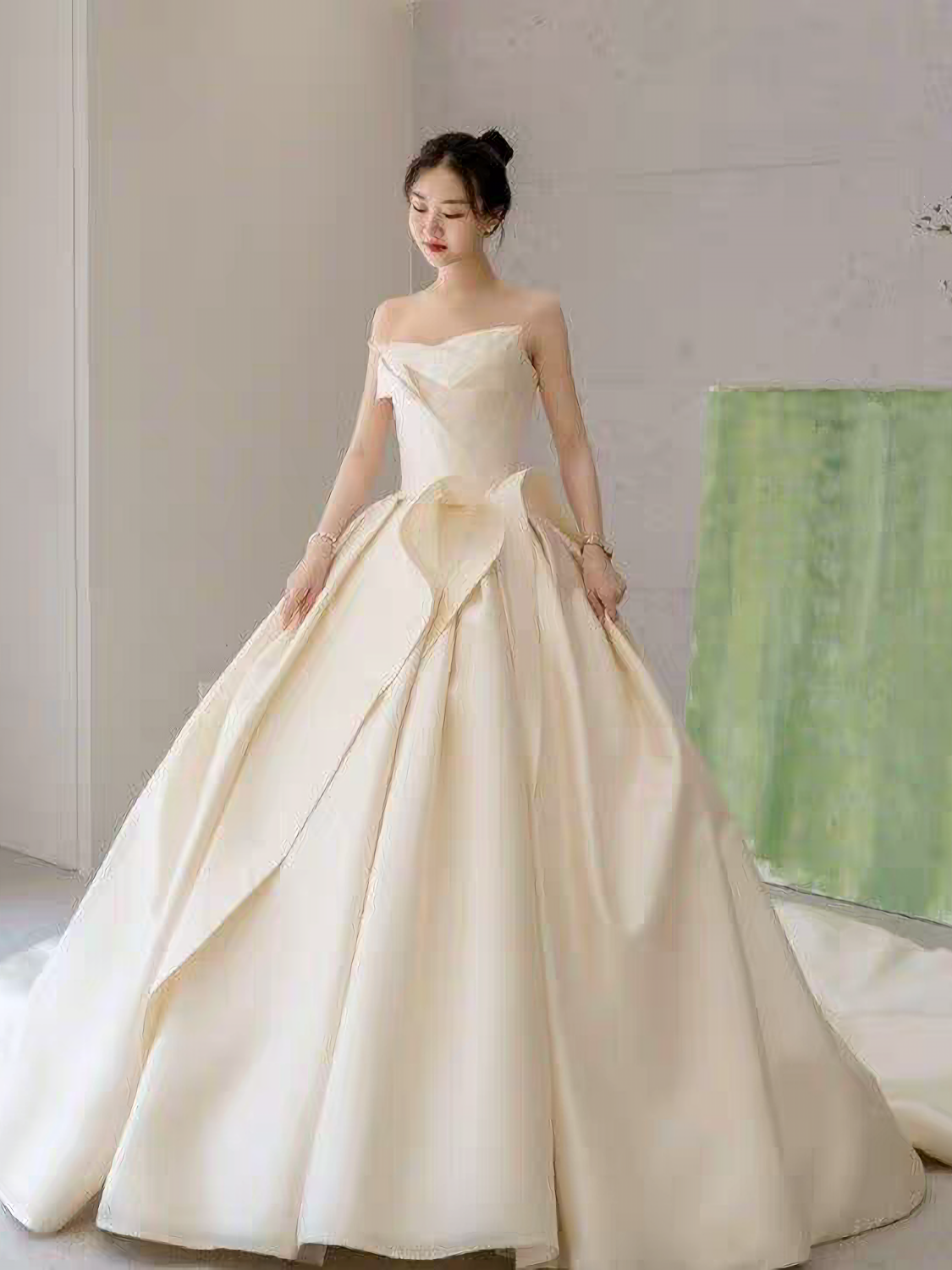 2020秋冬新款缎面主纱秀禾服敬酒服带跟妆三件套