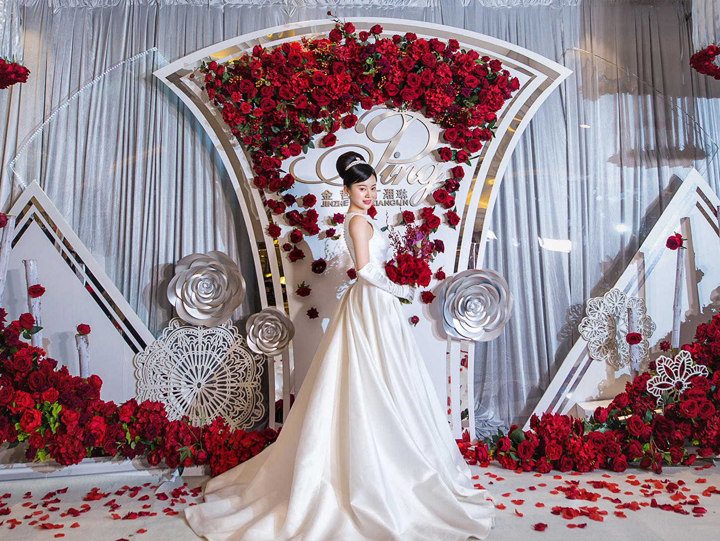 2020 现代红——繁 花 簇 拥