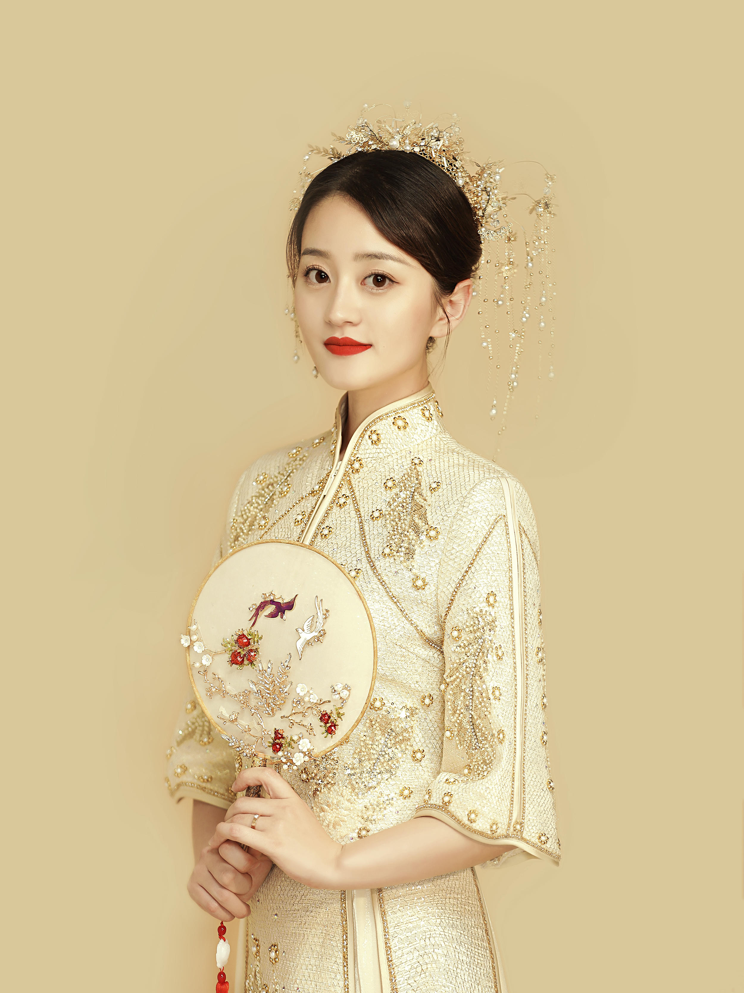 【伍月婚纱馆】奢美嫁衣三件套、首席跟妆