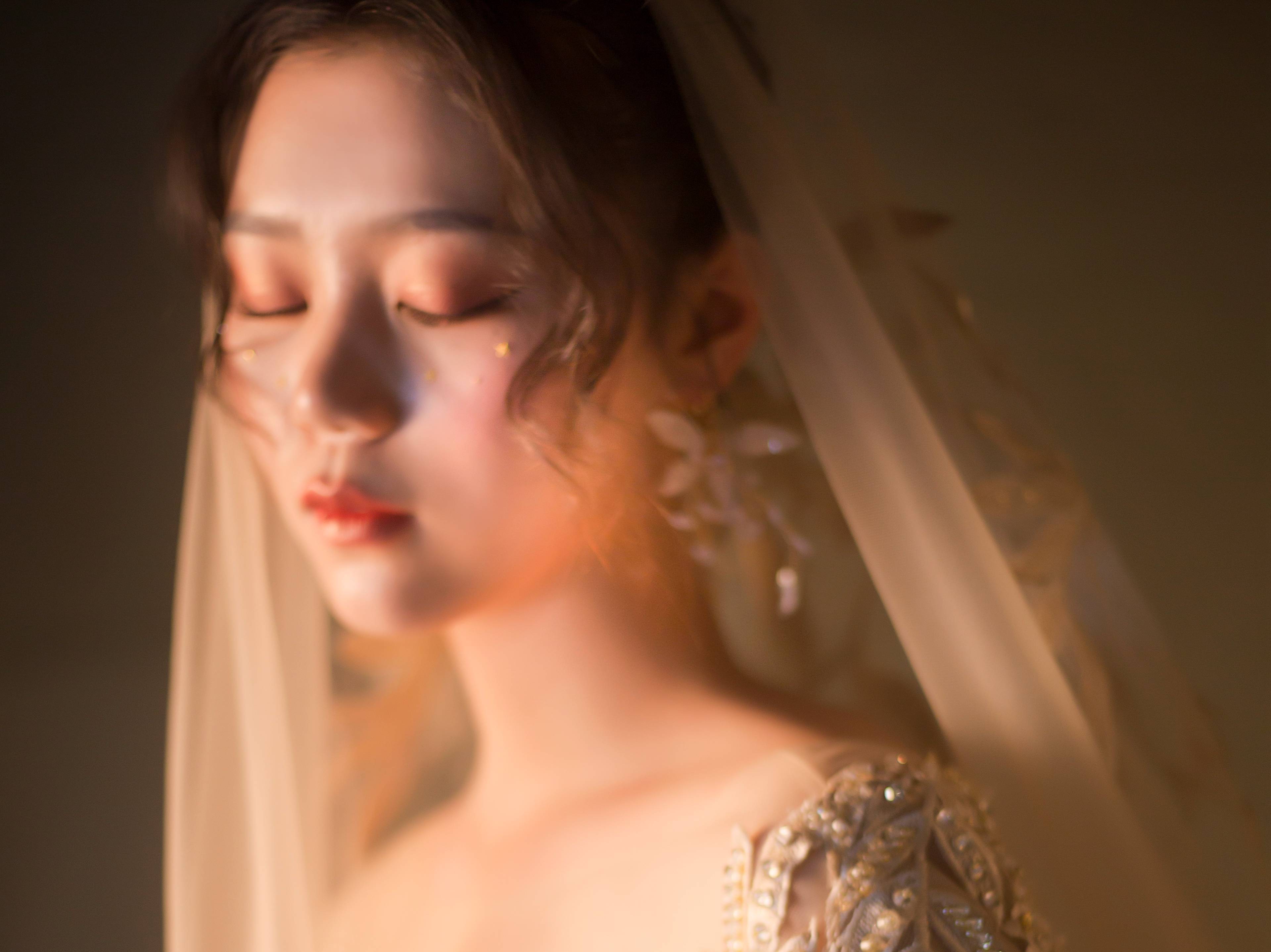 阜阳汇美嫁衣影像 高定仪式拖尾婚纱+跟妆套系 