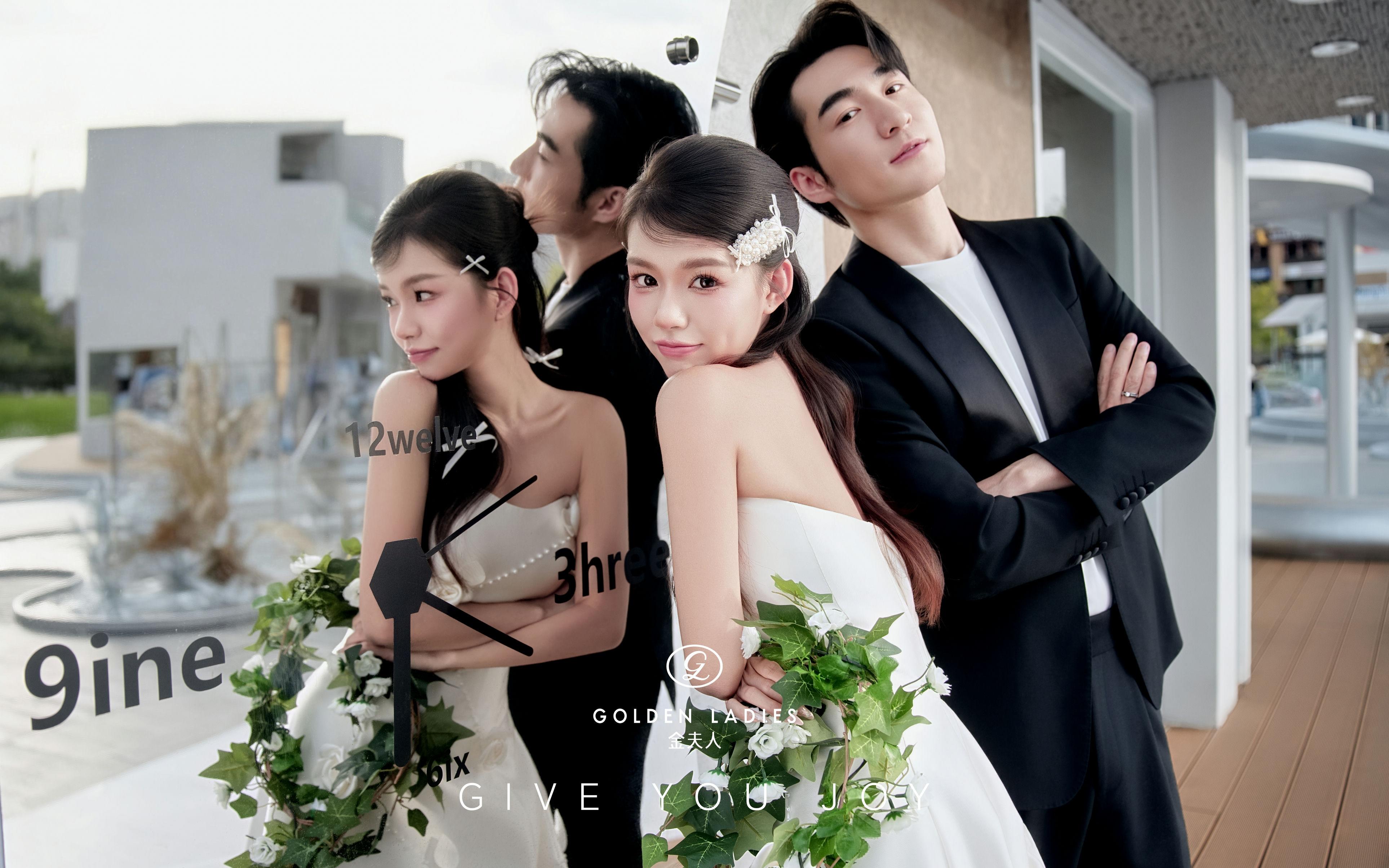 年轻人都爱街拍婚纱照❗️满满自由生命力‼