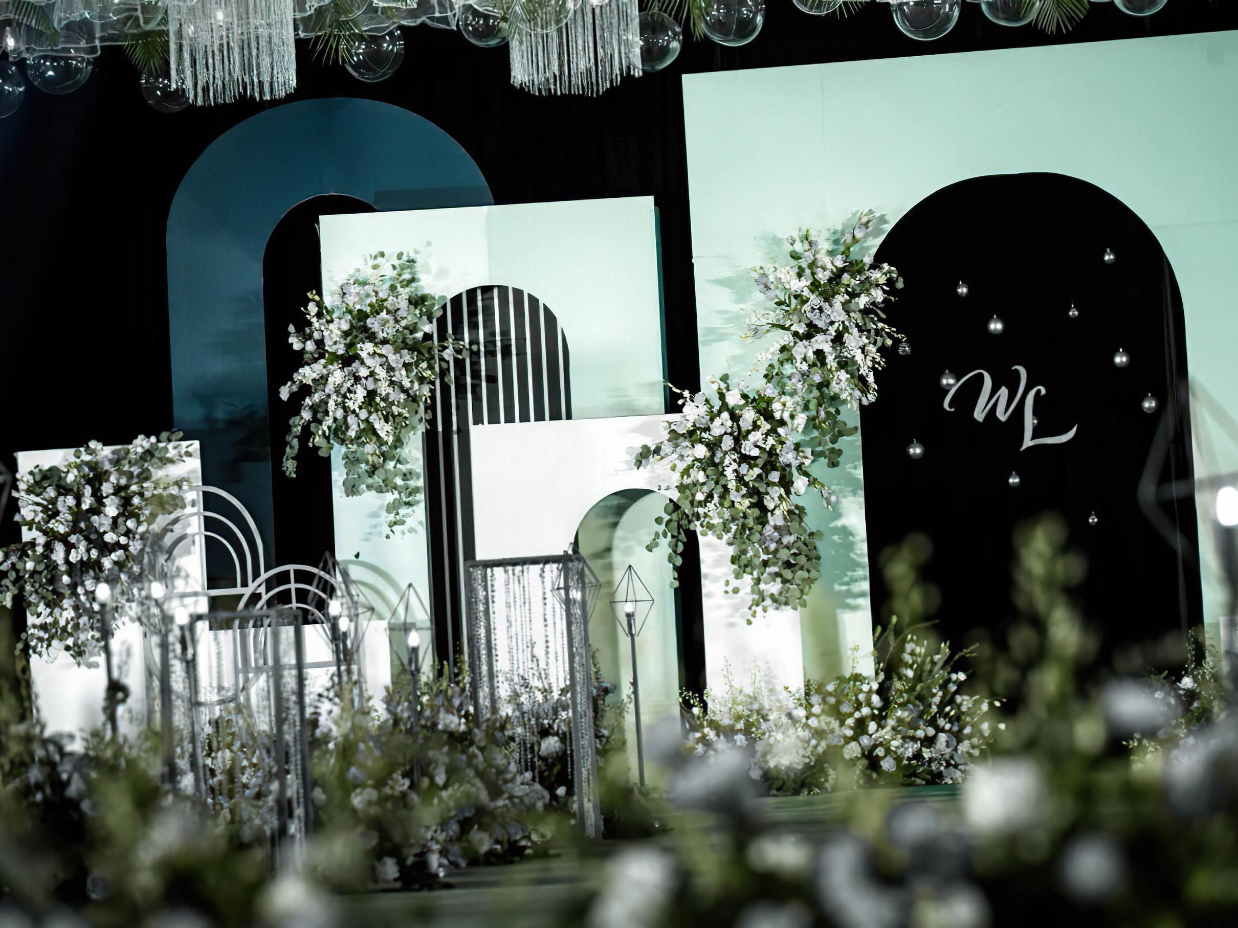 【汇梦】豪华梦幻灯光#含四大金刚+精致花艺