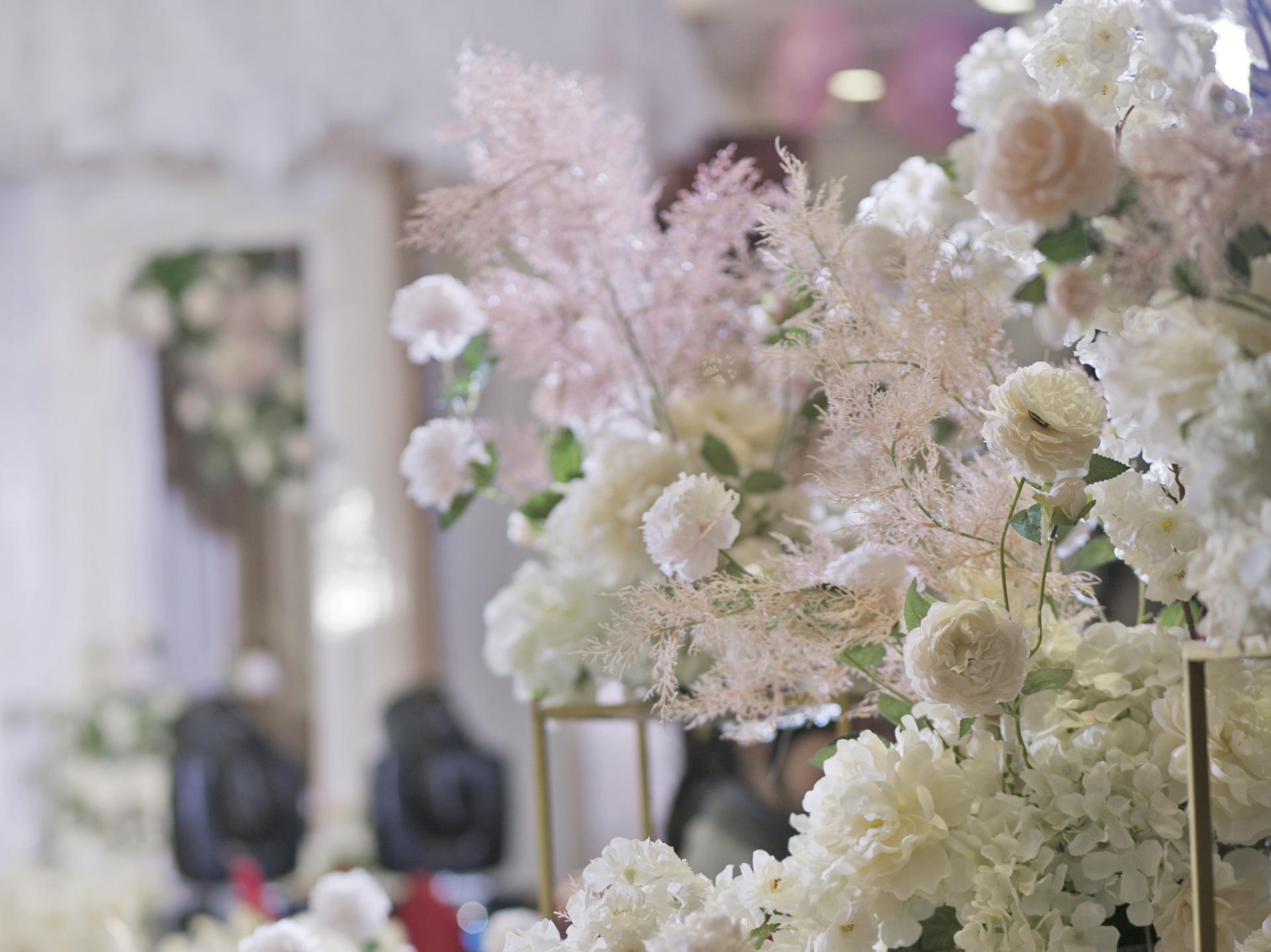 12-25桌香槟色清新婚礼  送人员