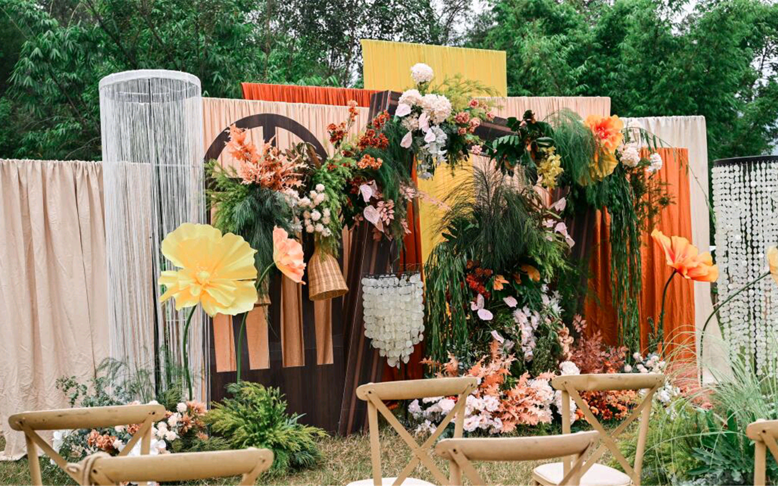 轻松自在的户外婚礼 