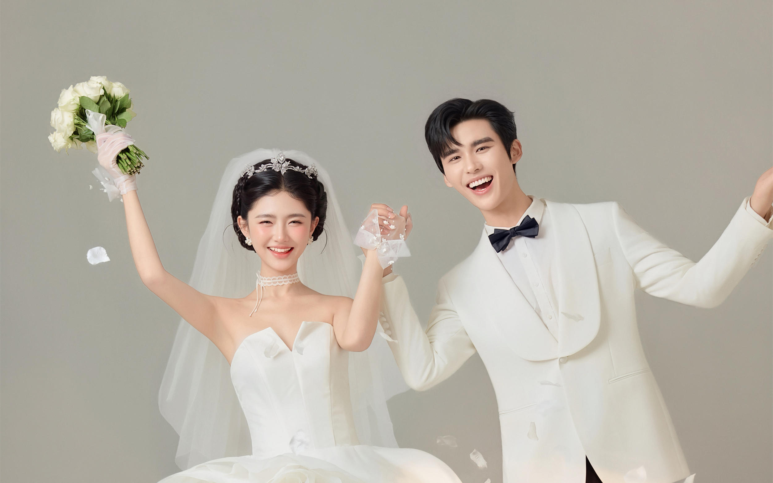 缎面主纱婚纱照真的太温柔噜✨强烈推荐