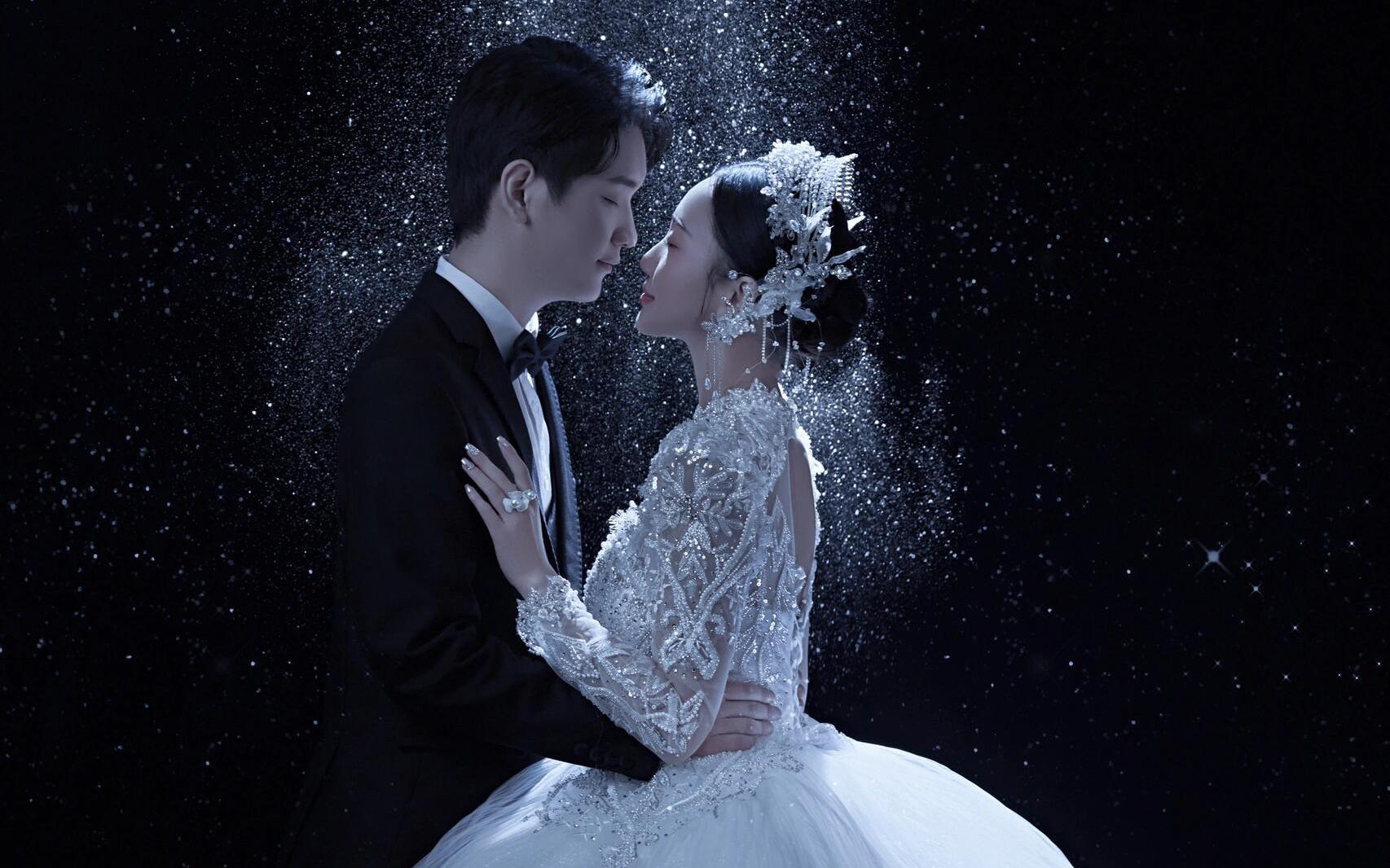 星河璀璨星光室內(nèi)婚紗照