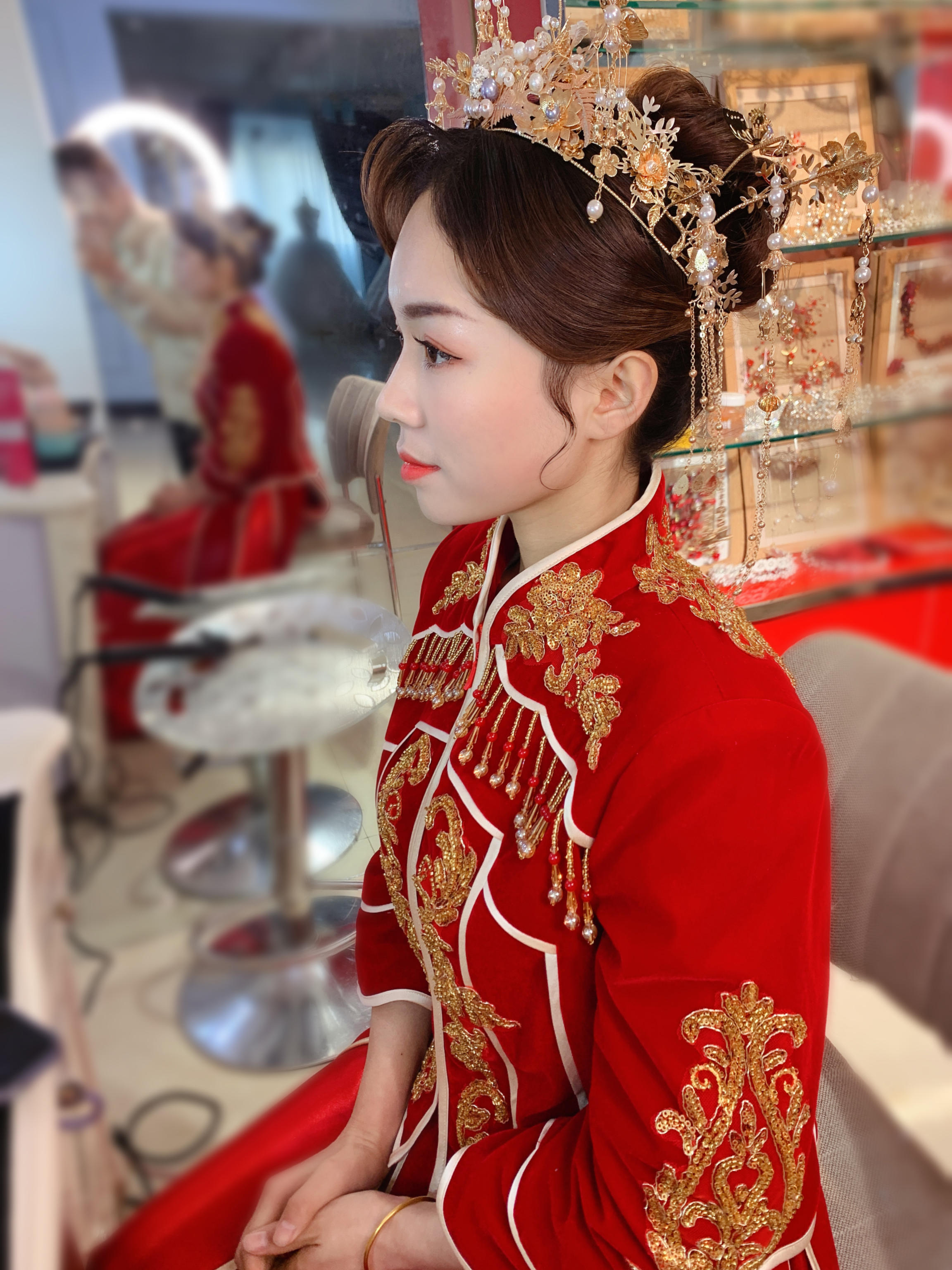 婚纱礼服跟妆超值特惠套餐