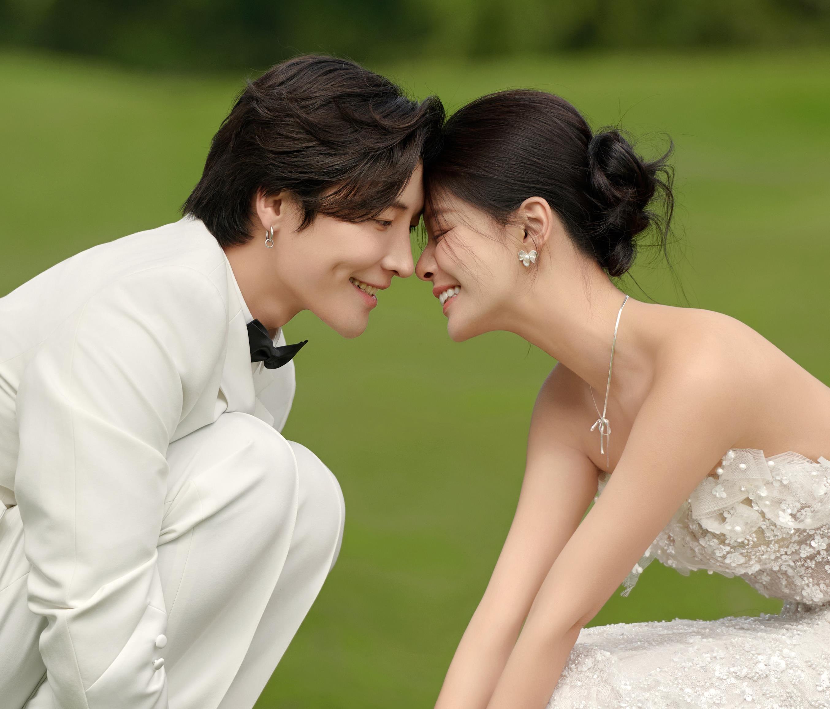 婚纱照清单里必不可少的草坪仪式感！