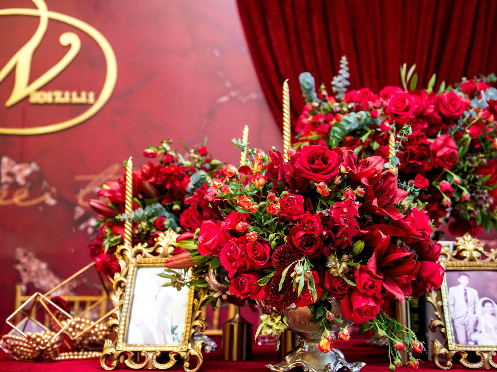 当西式遇上中国红，创意打造红色调西式婚礼