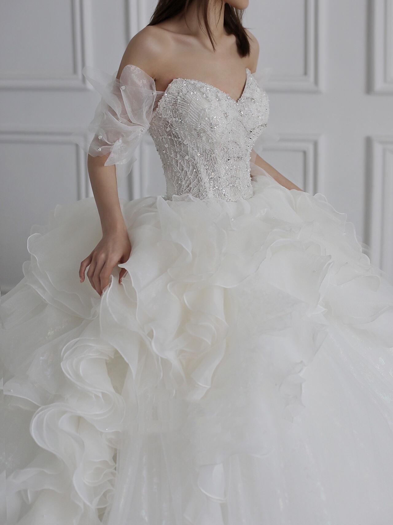 【999小预算家宴必选】婚纱+敬酒+伴娘服6件套