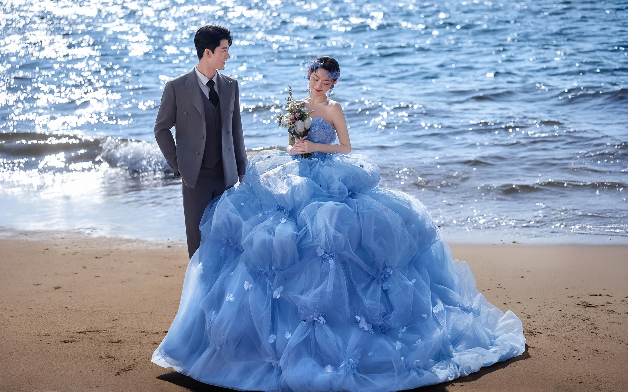 海景婚照必拍，帧帧藏故事，让爱意在海岸线绵延成诗