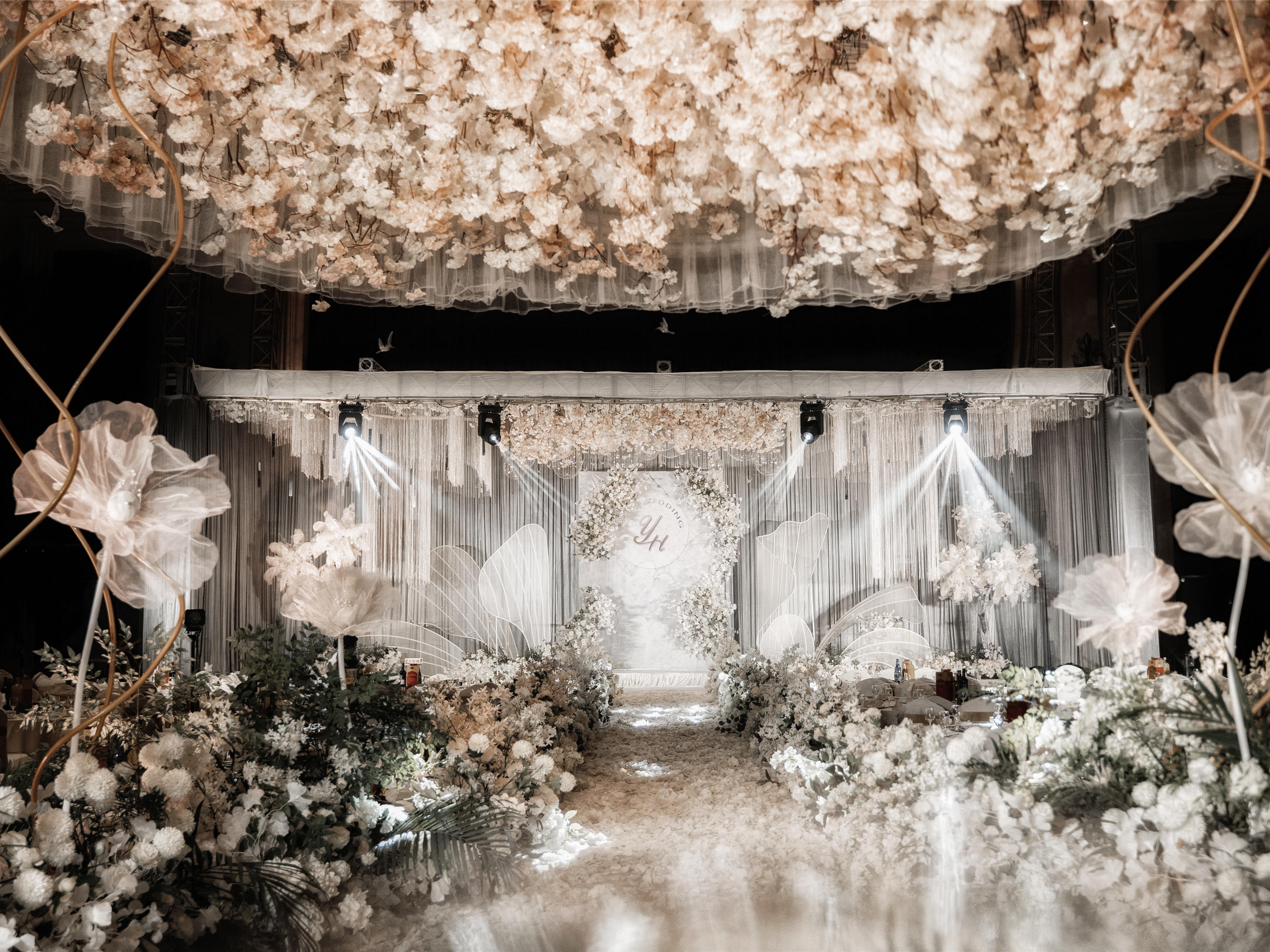 【拉菲婚礼】——香槟色高级感婚礼超值打包套餐