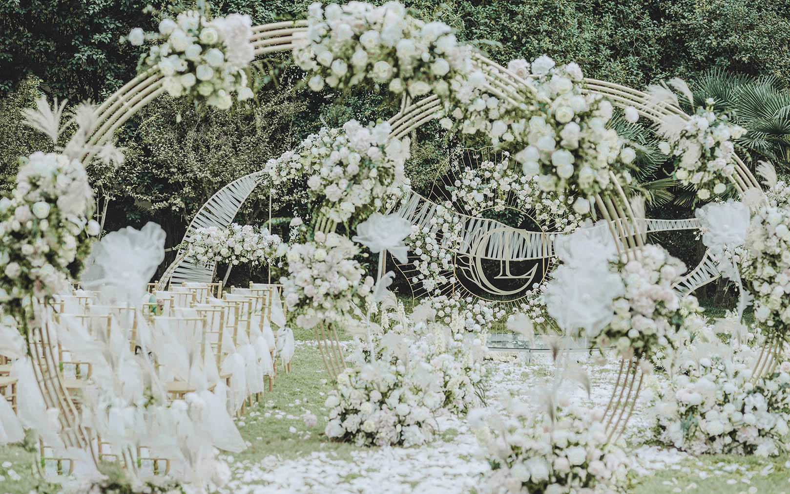 《日系唯美草坪布置》SWEETLOVE婚礼定制