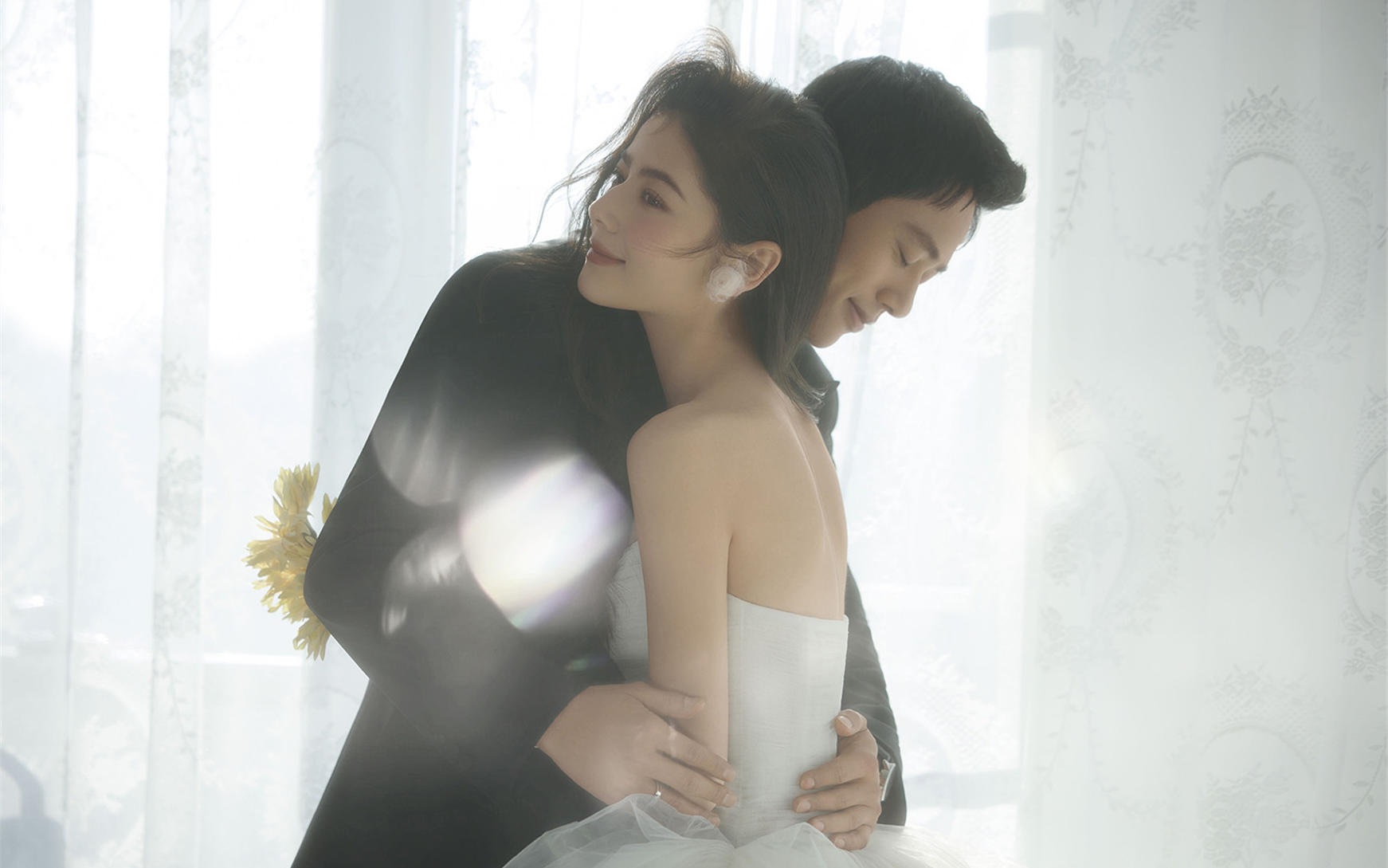 光落在你身上，爱意便有了形状