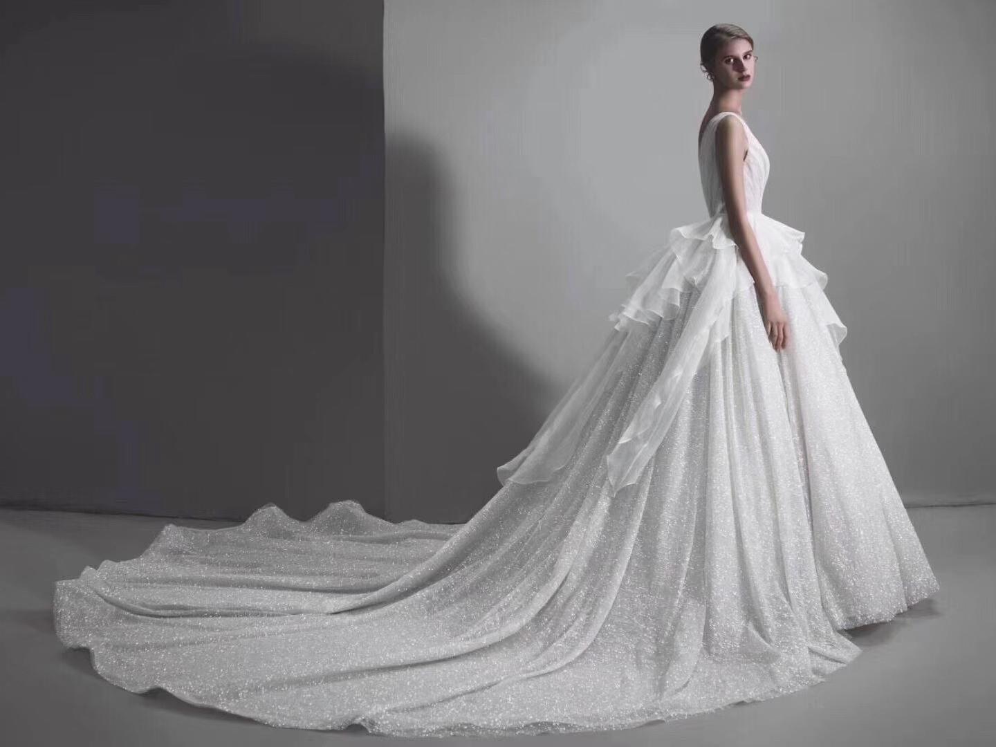 【木槿婚纱一站式套餐】永恒经典四件套+资深档跟妆