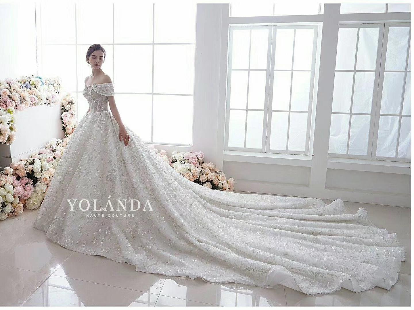 雲慕婚纱·[超值镇店特惠]