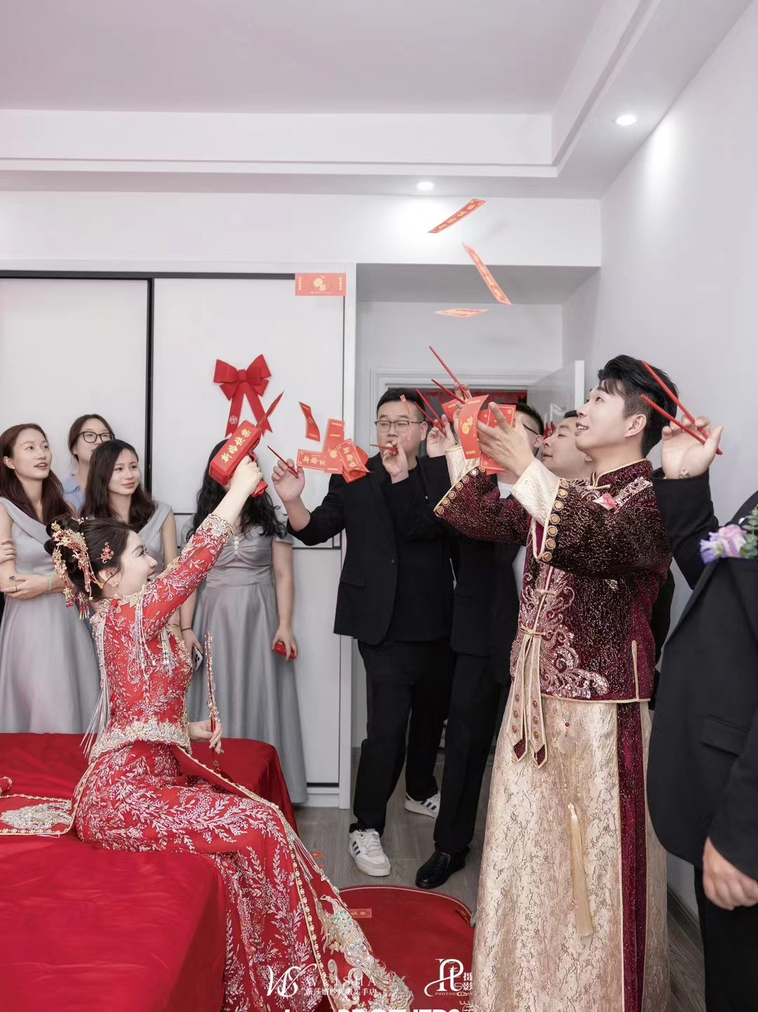 满场的鲜花都在低声诉说着你们之间的爱情💓