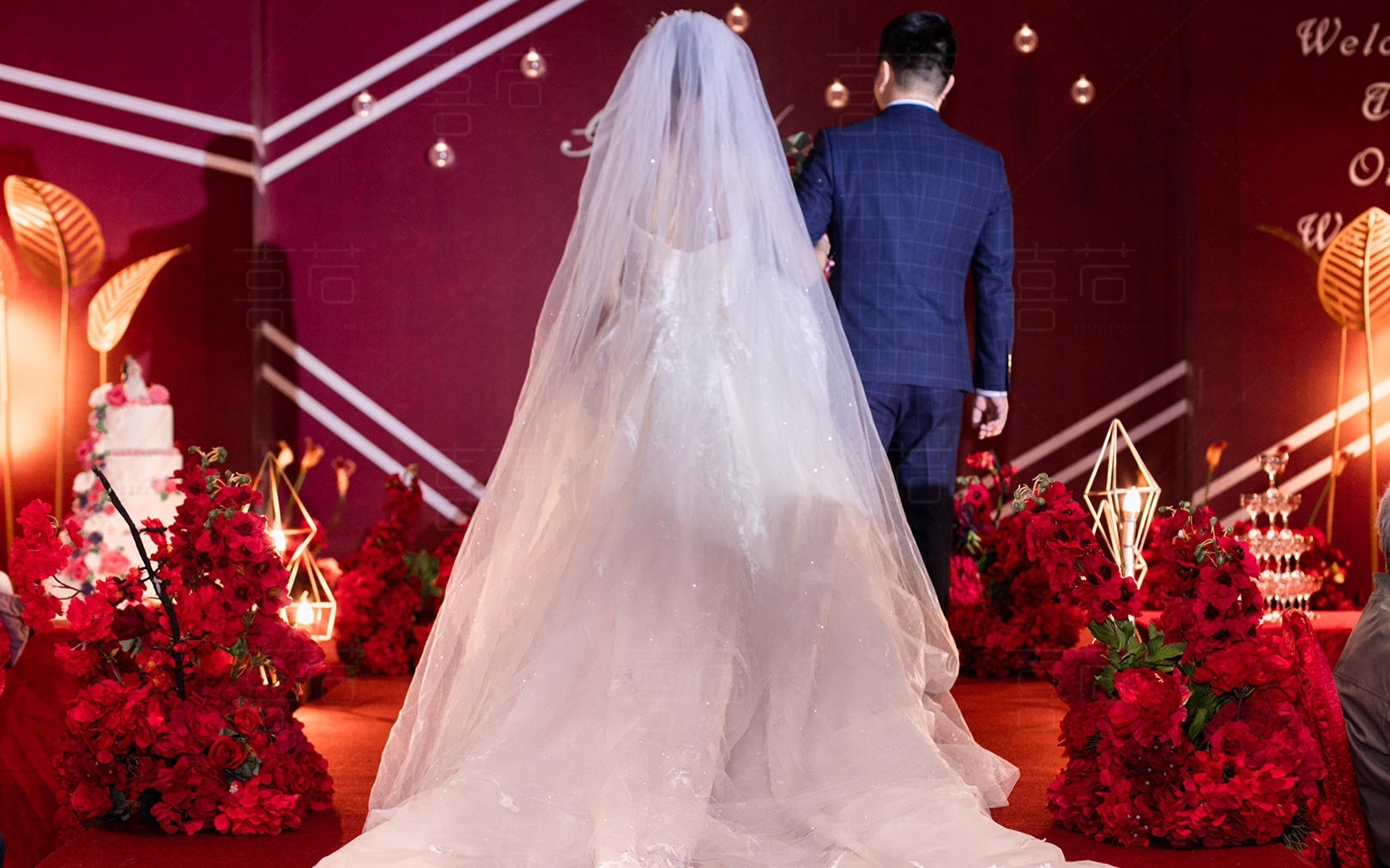 小预算酒红色婚礼布置—喜若婚礼定制