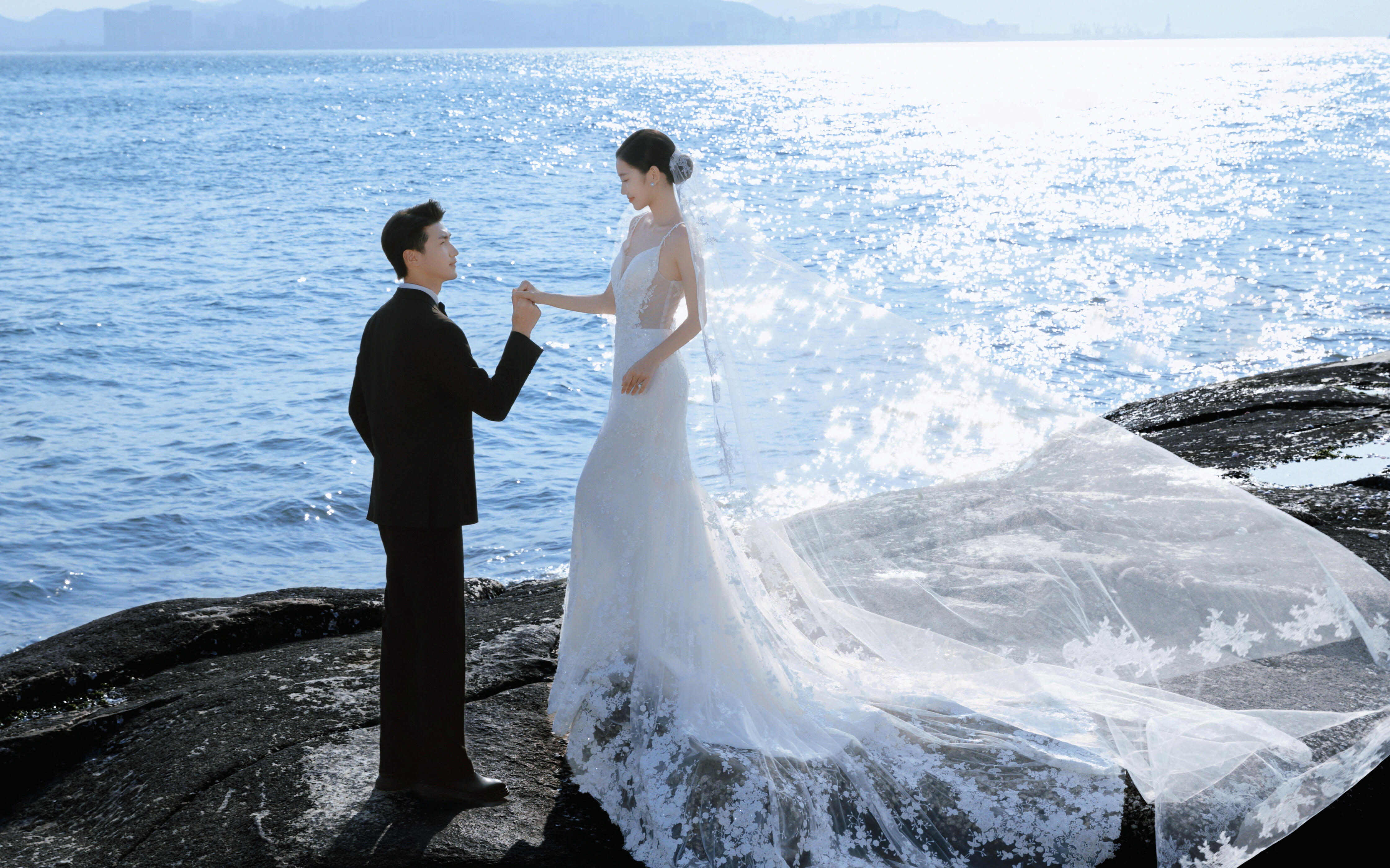 【海景礁石】誰拍誰出片!在青島拍的海景婚紗照