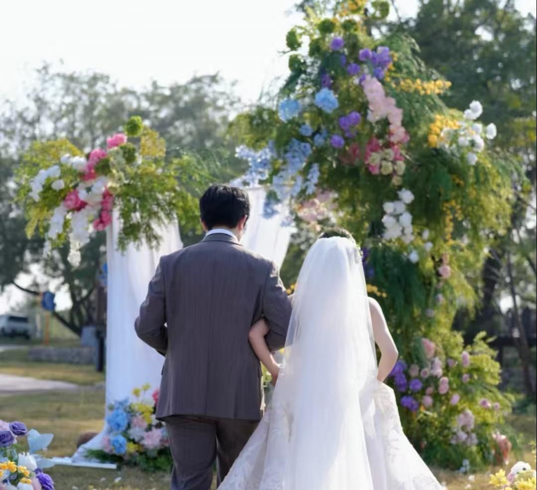 户外草坪婚礼