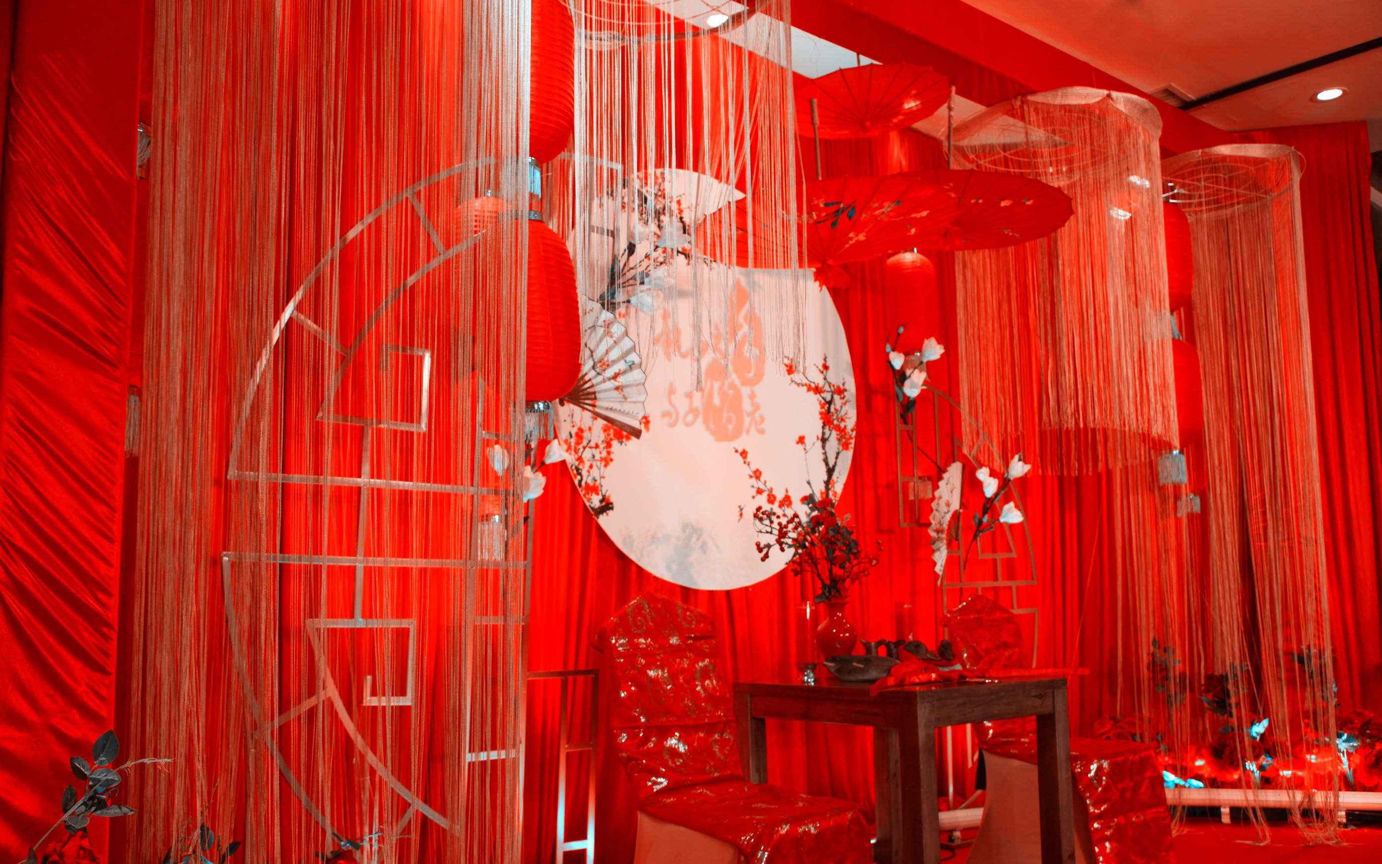 中式婚礼经典红色奢华吊顶款