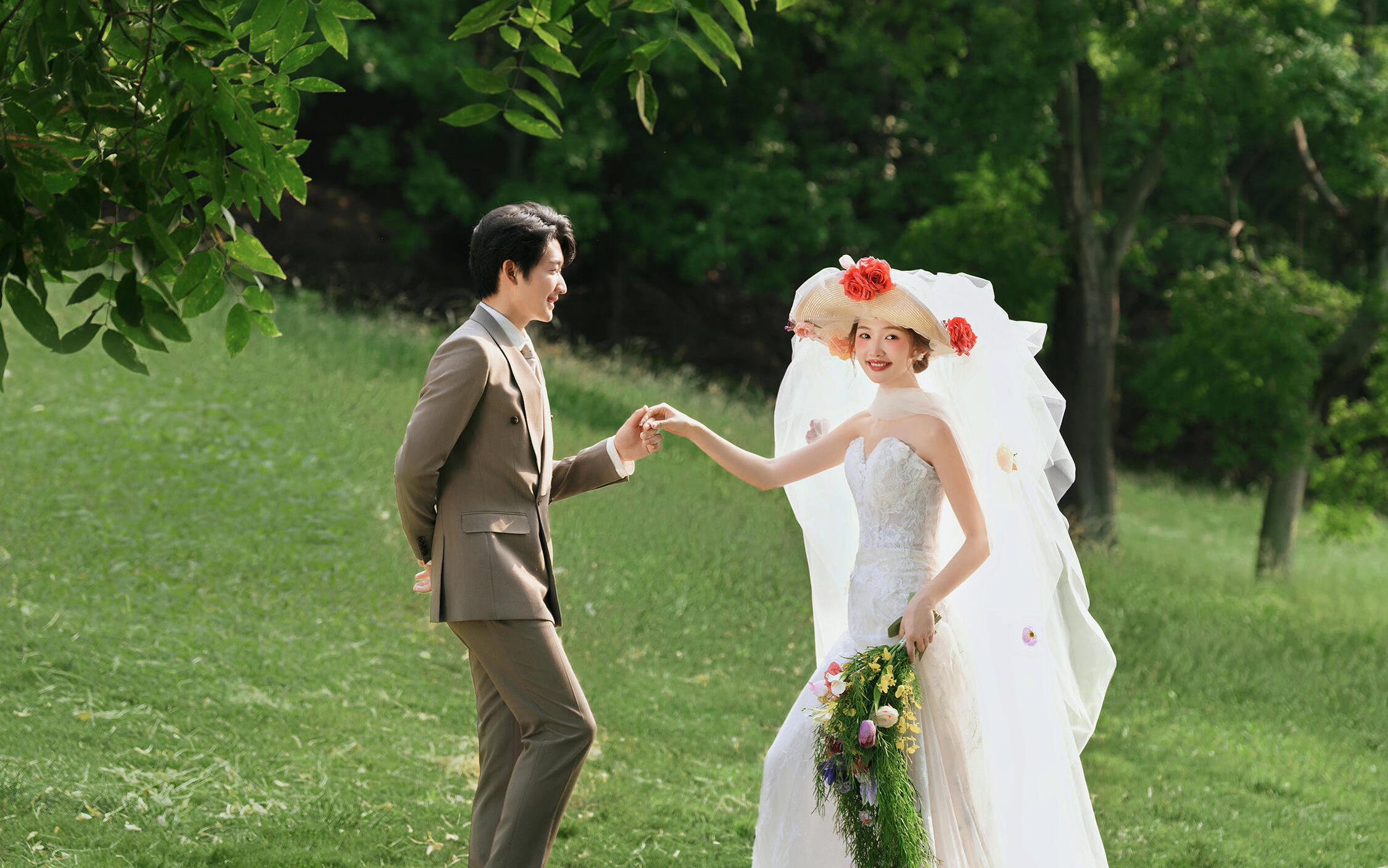 【你也為這組法式草坪婚紗照著迷~】