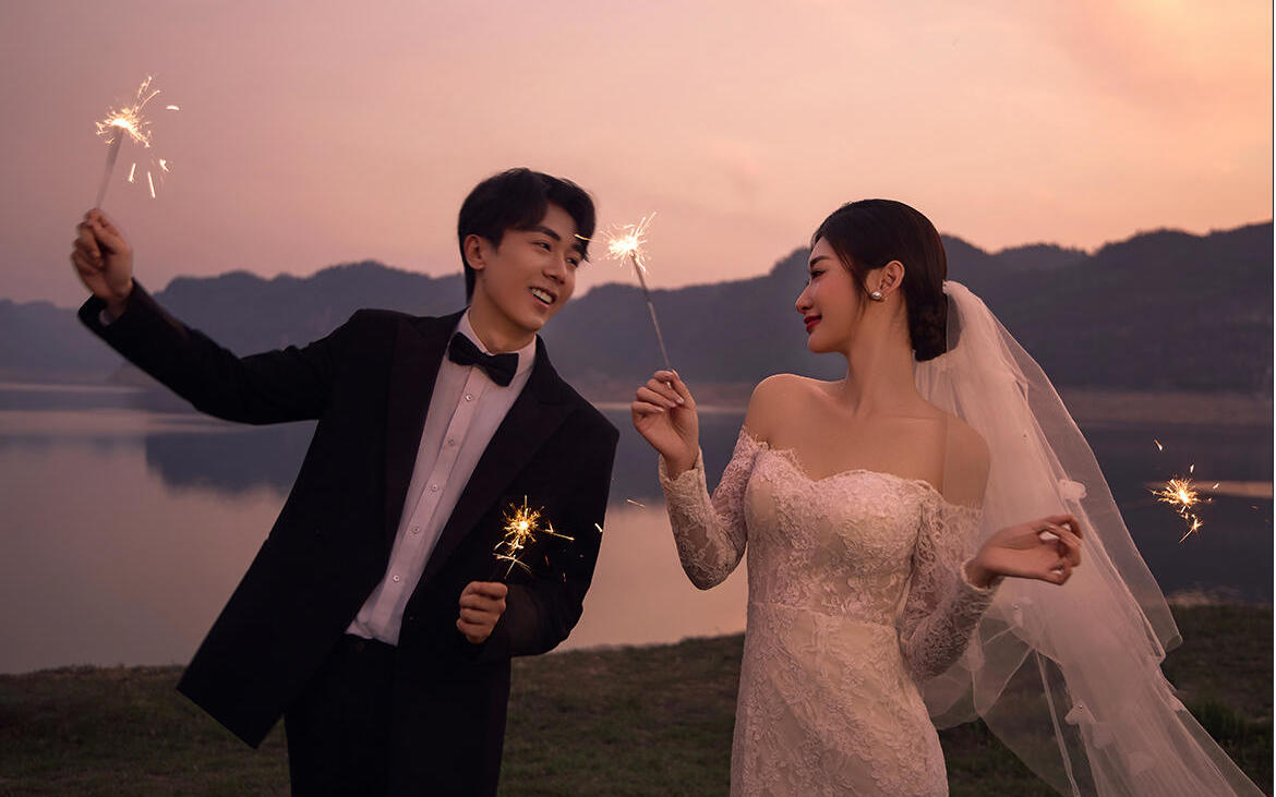 夜幕下的浪漫誓言｜旅拍婚紗照這樣拍美到窒息