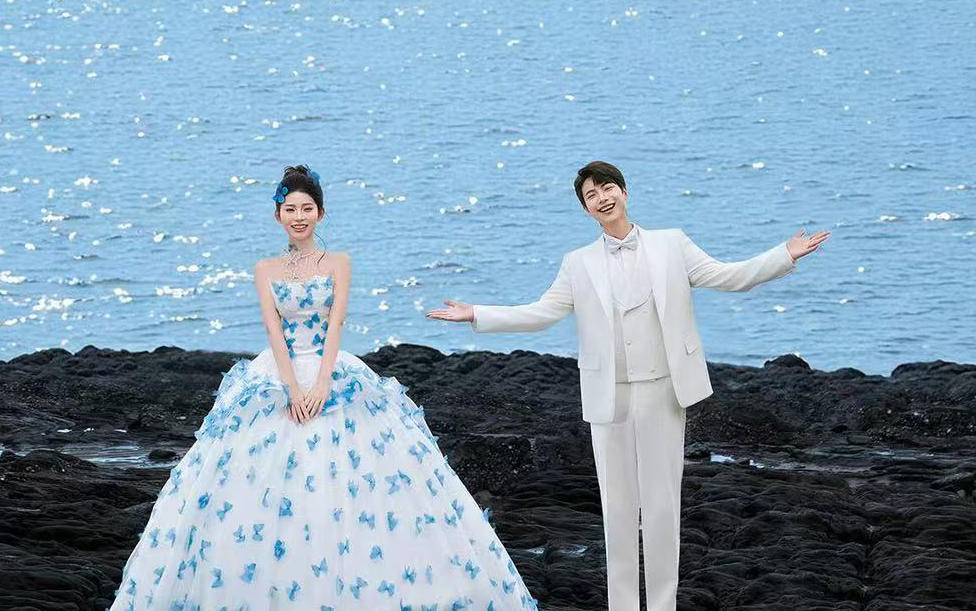 【礁石+蝴蝶裙婚紗照】