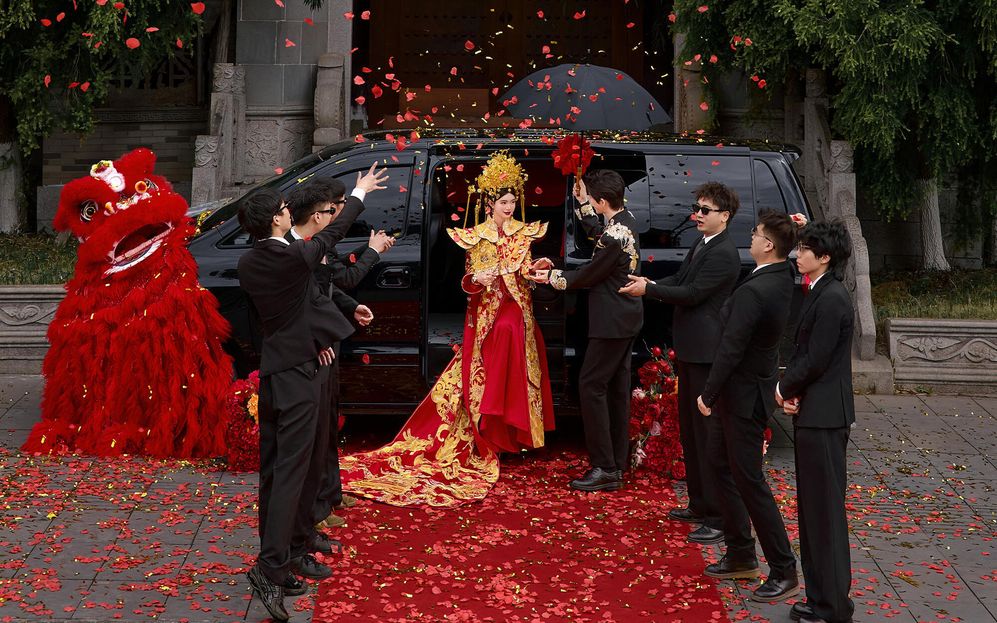 愛(ài)了愛(ài)了，中式大婚的場(chǎng)面太耀眼了??